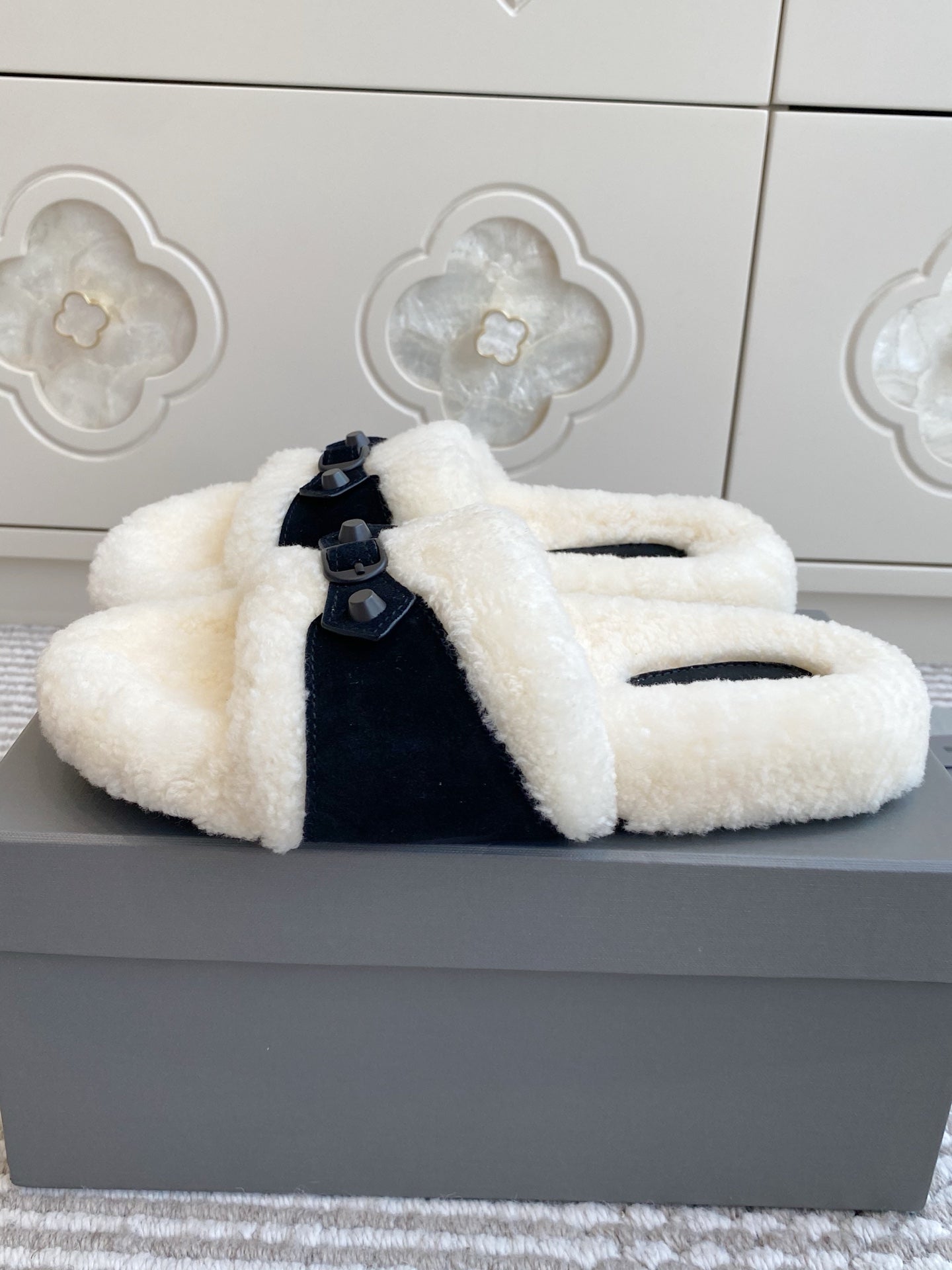 Balenciaga Classic Buckle Slippers White Black Wool 543002