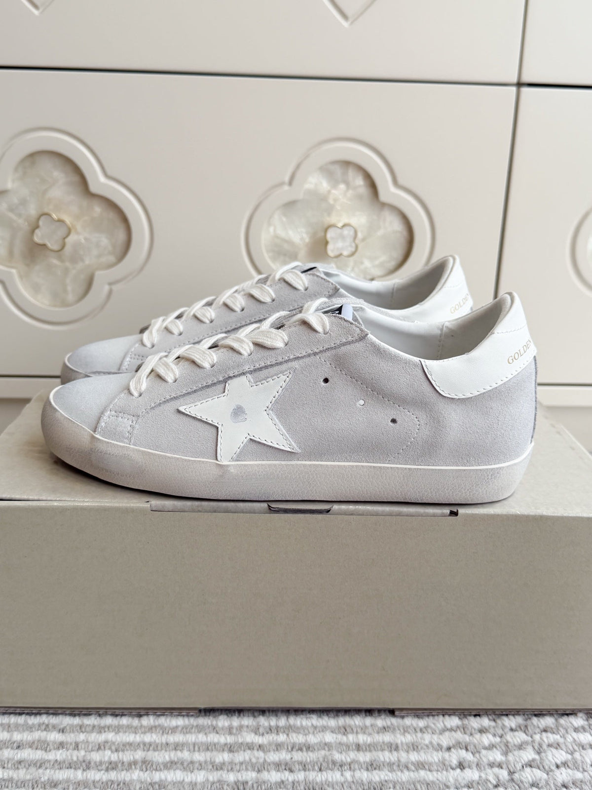 GGDB Sneakers Light Gray Suede White Star 122364