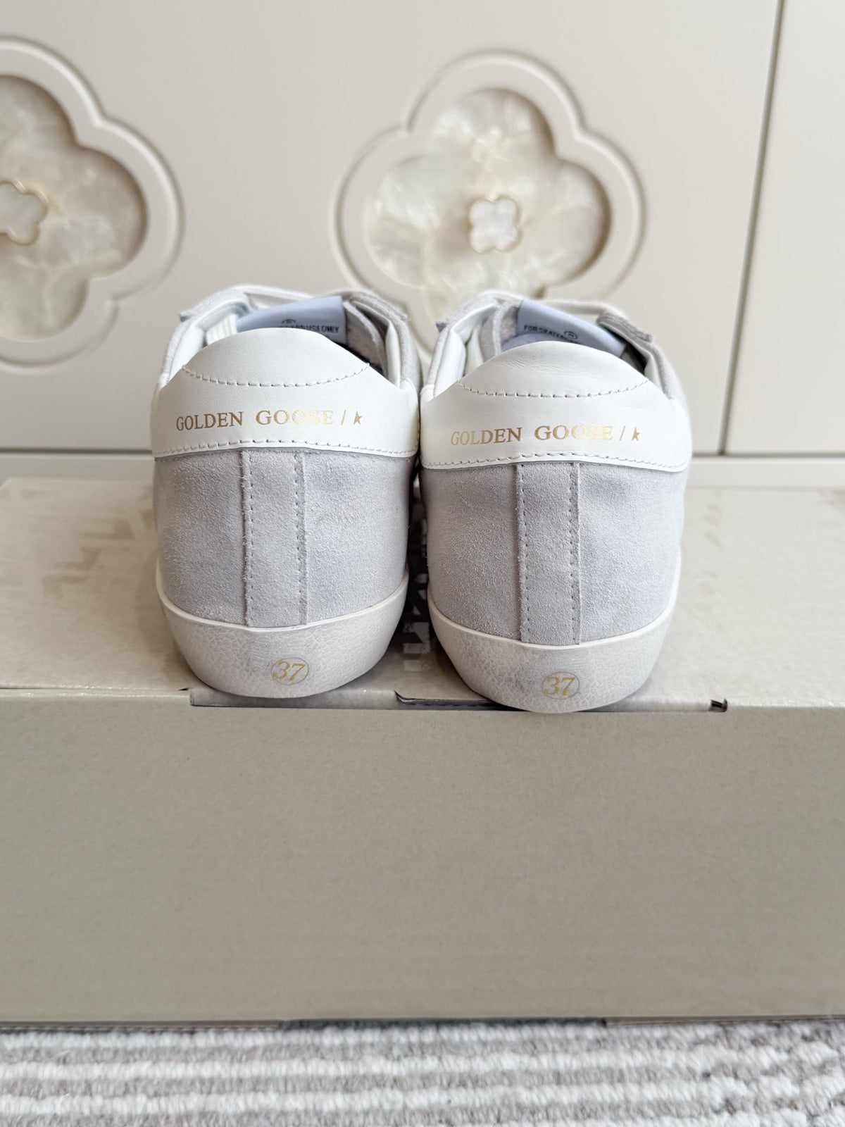 GGDB Sneakers Light Gray Suede White Star 122364