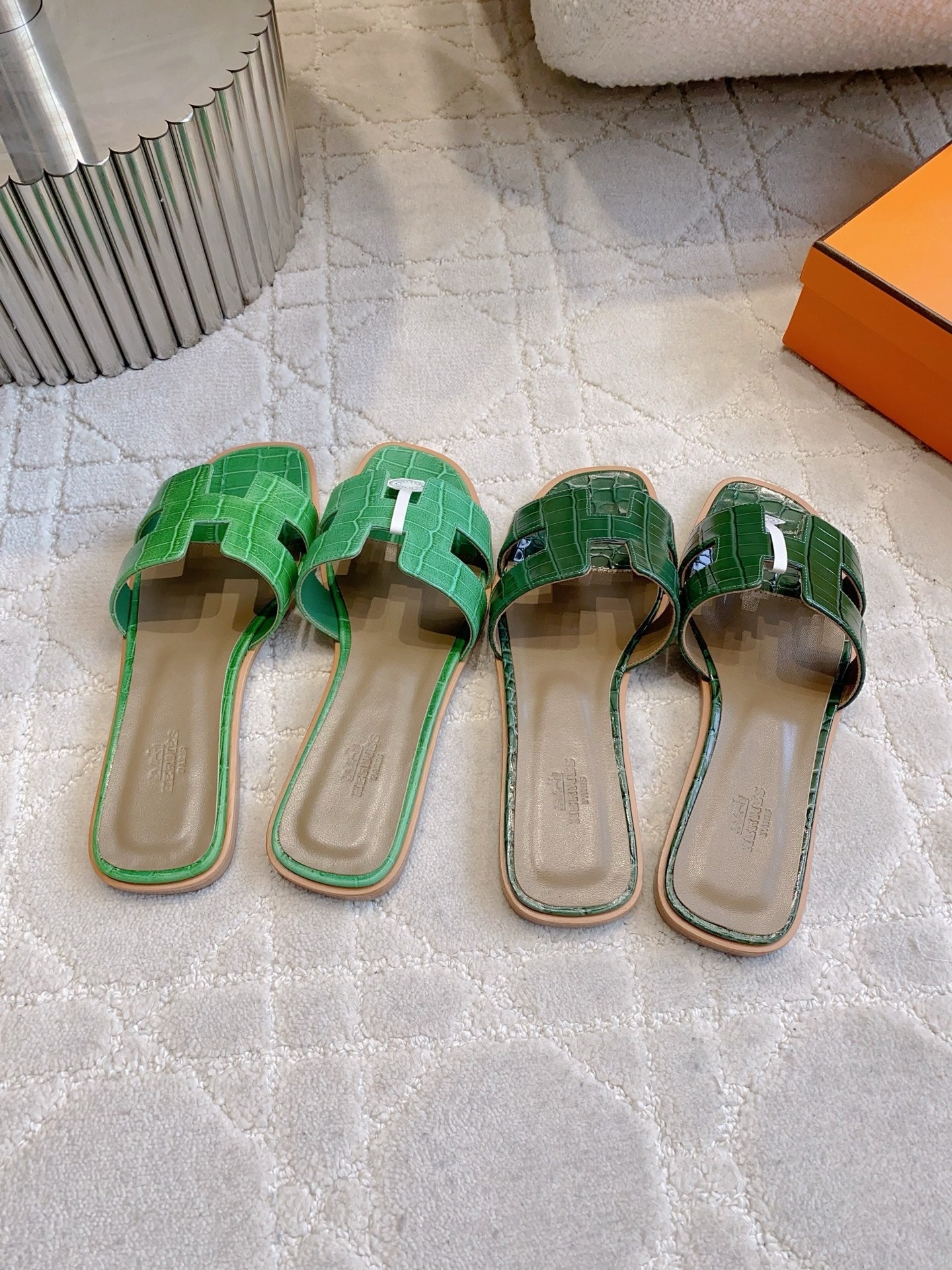 HM 26s Oran Sandal Green Alligator Embossed Leather 724323