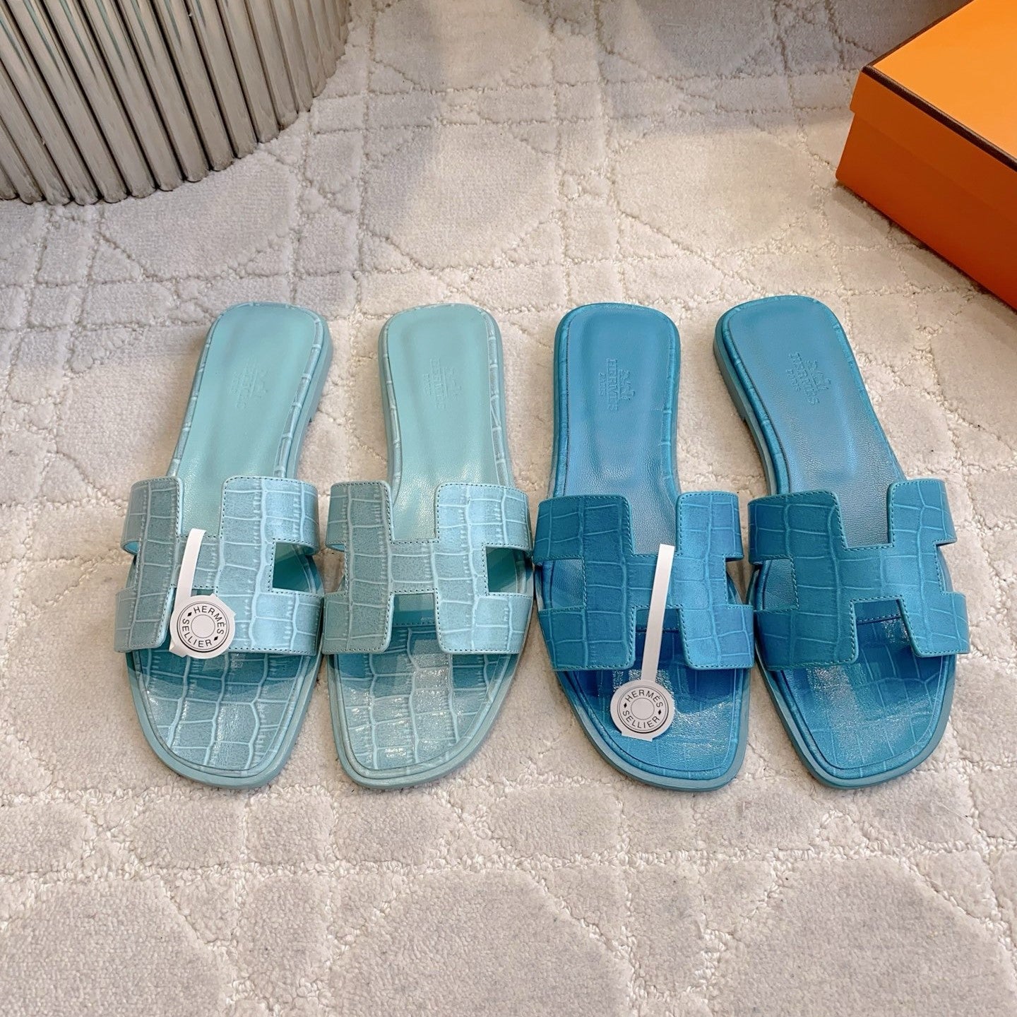 HM 26s Oran Sandal Blue Alligator Embossed Leather 724324