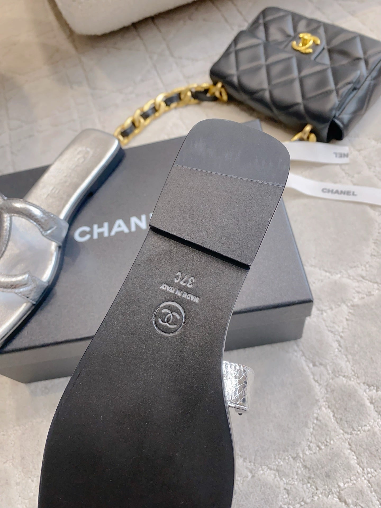 CC Logo Flat Sandals Sliver Lambskin 906323