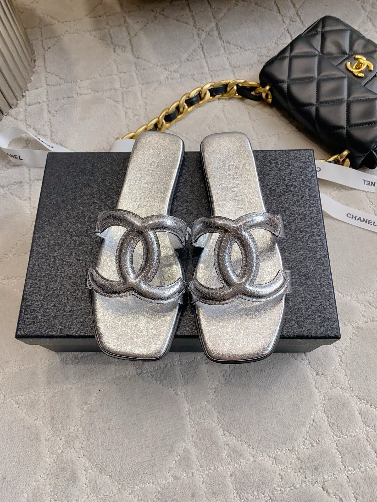 CC Logo Flat Sandals Sliver Lambskin 906323