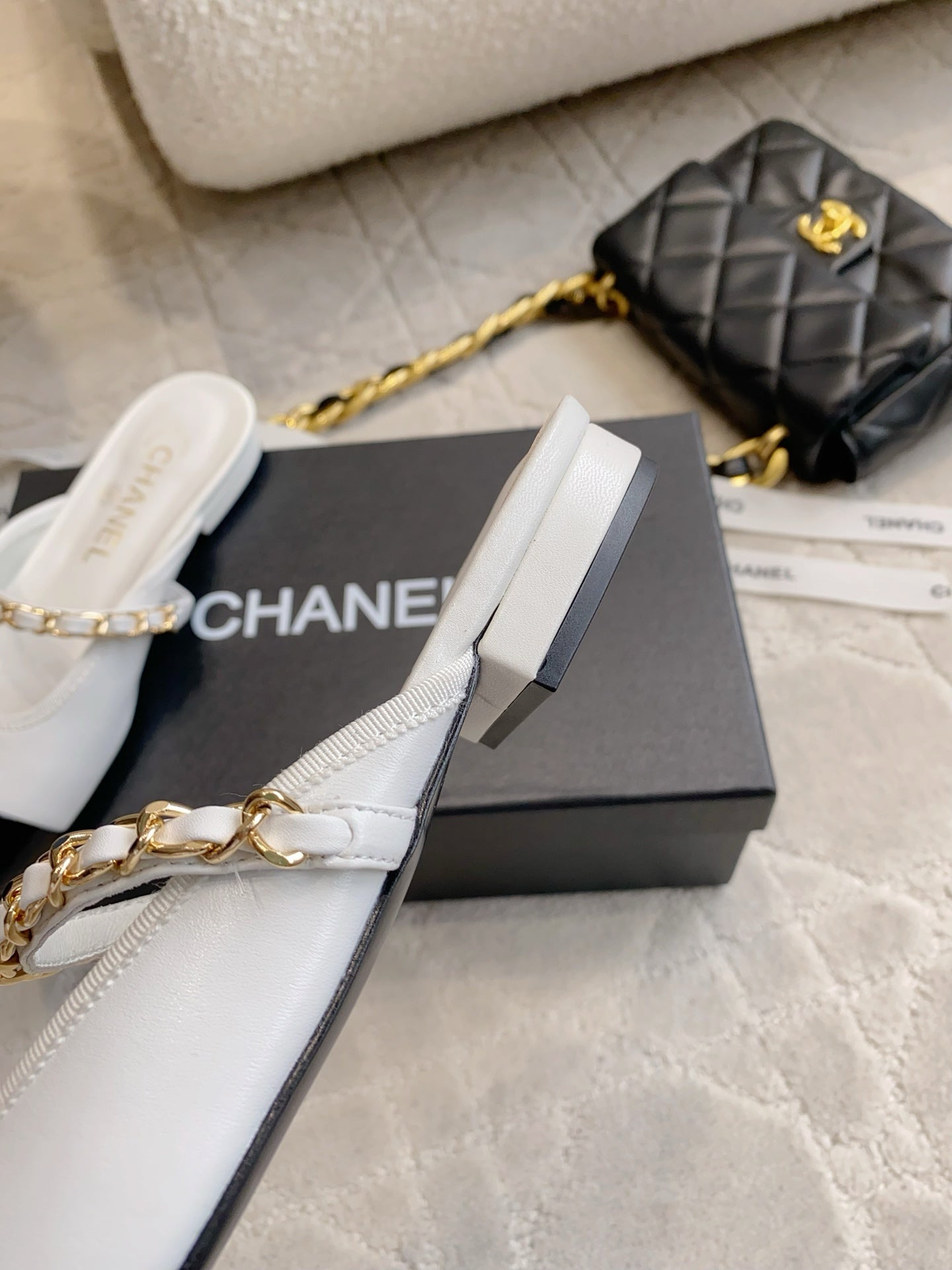 CC 2026s Chain Flat Mules Black White Leather 723678