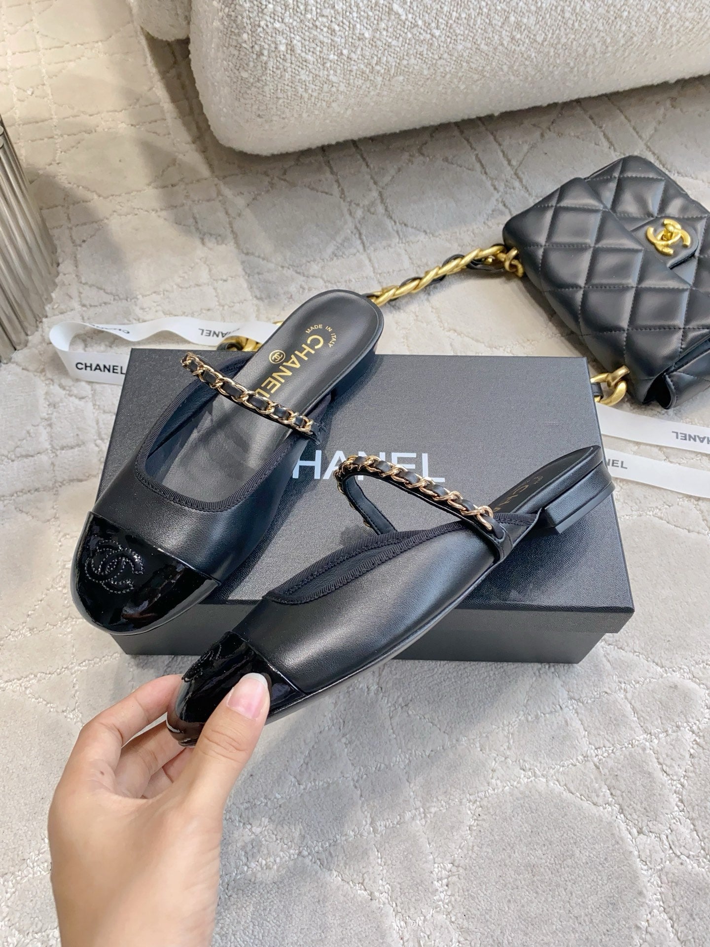 CC 2026s Chain Flat Mules Black Leather 723674