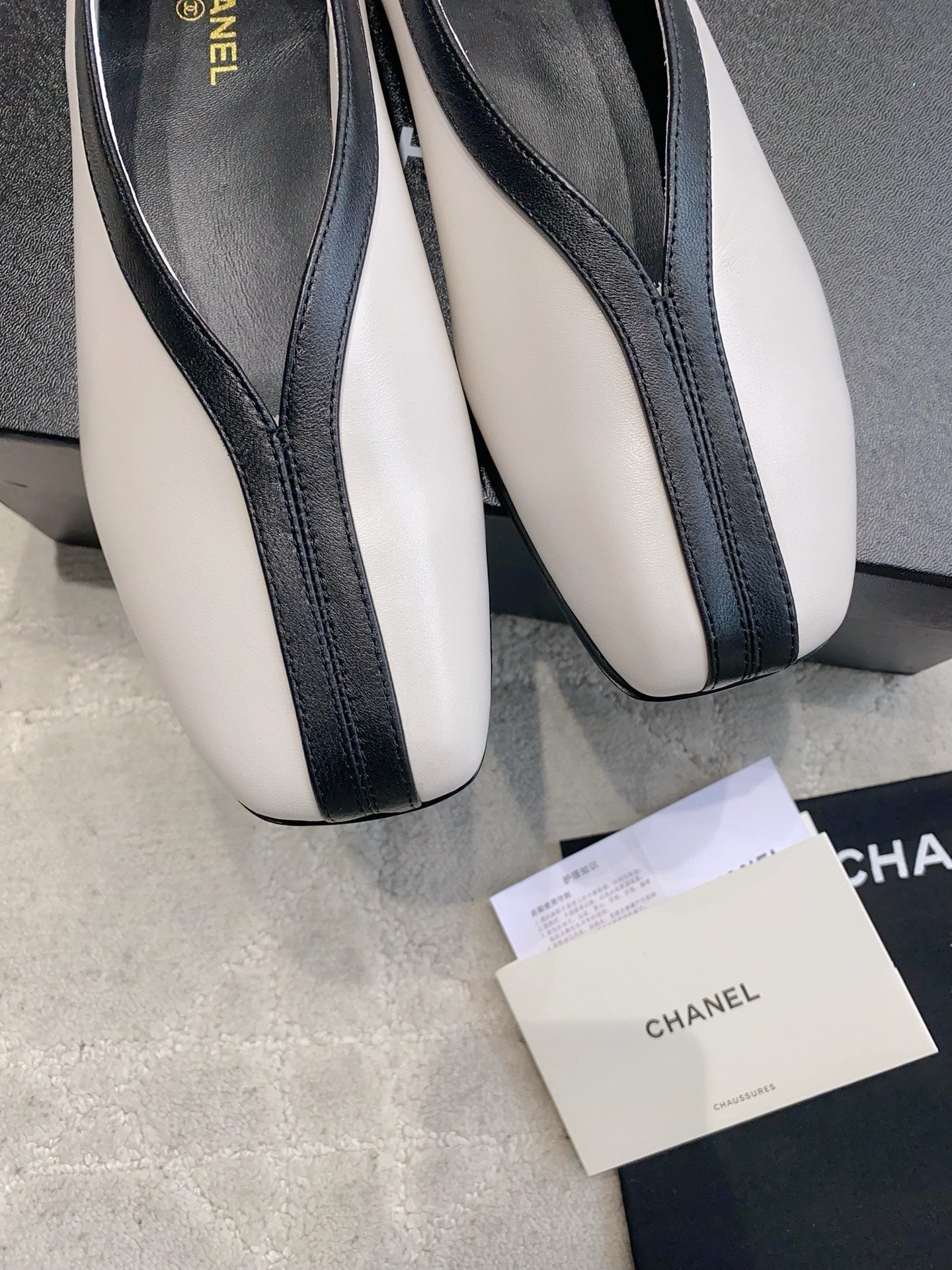 CC 26s Ballet Flat Matthieu Blazy White Sheepskin 808130