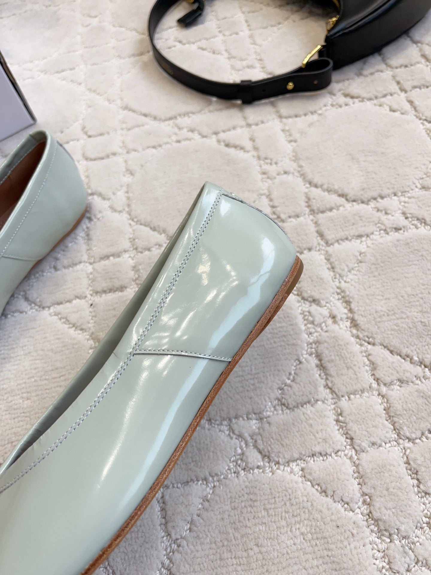 Maison Margiela Tabi Shoes Flat Pale Mint Patent Leather 808645