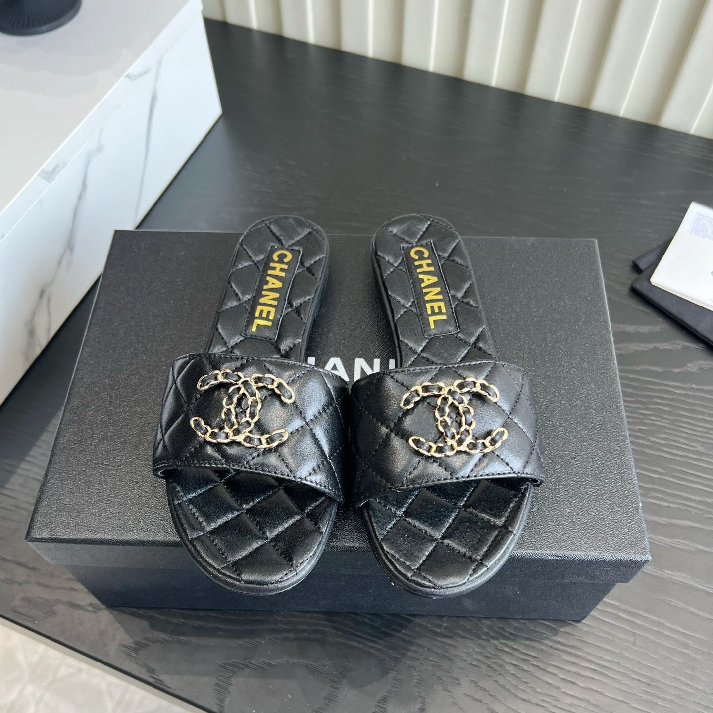 CC 26s Flat Sandals Black Quited Leather 906217