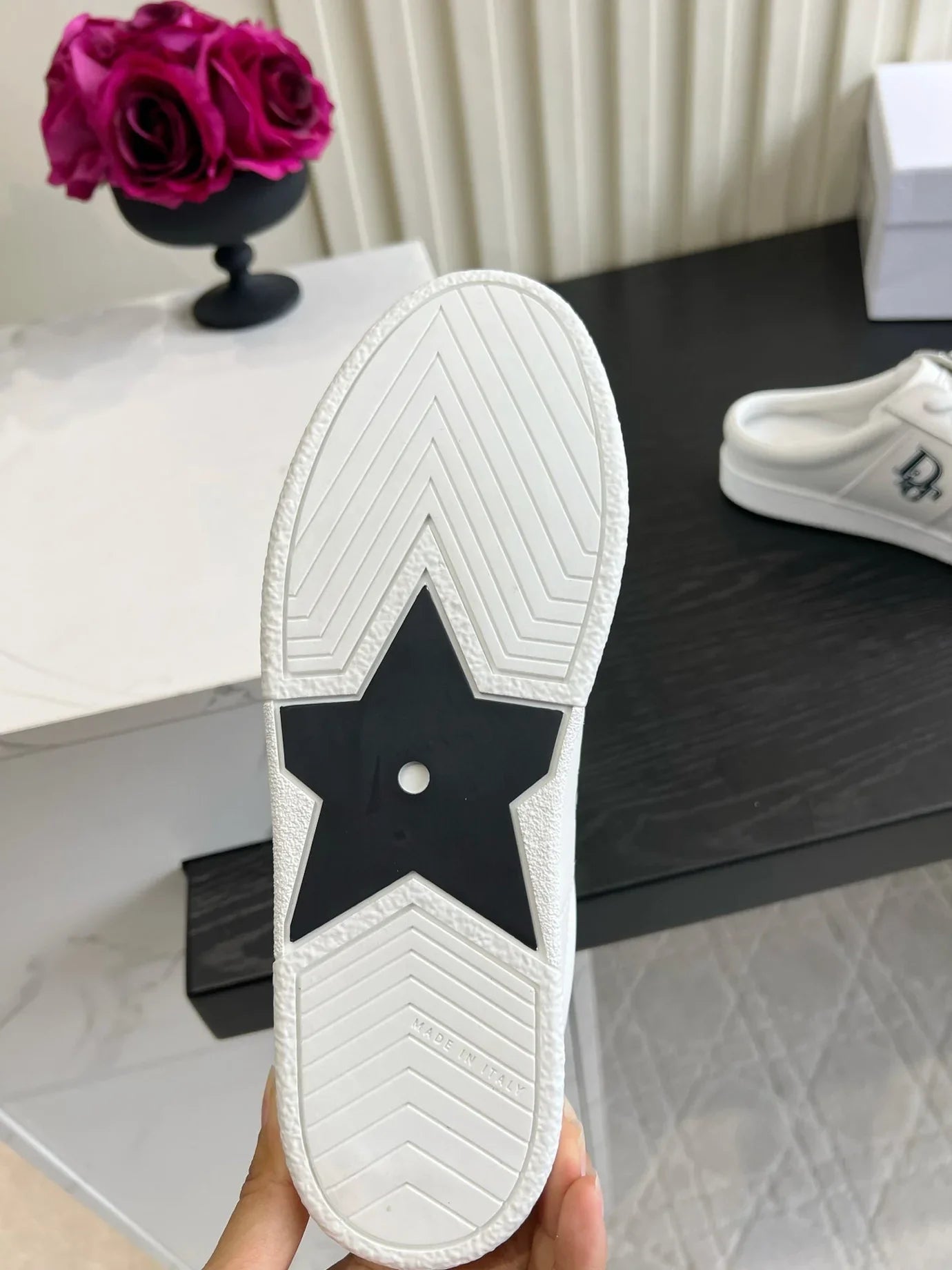 Dior 2026 Versatile Sneakers White Cowhide 977547