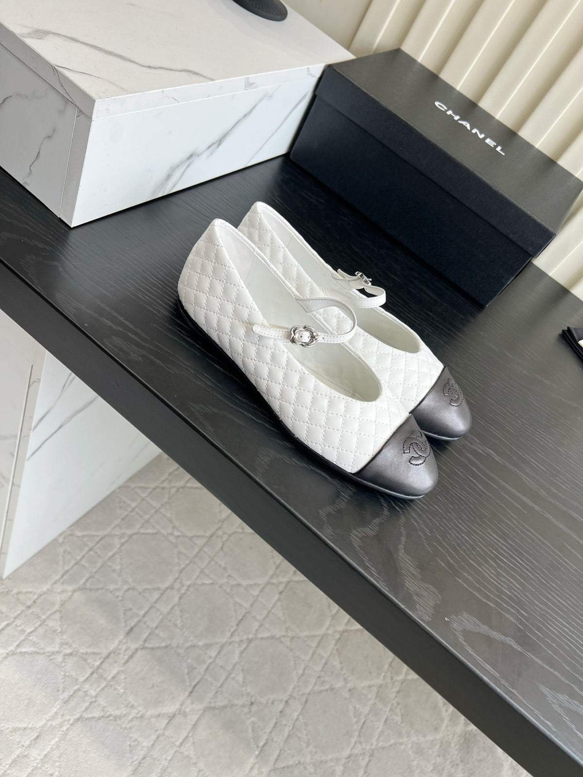 CC 26s Mary Jane Flats White/Black Quilted Lambskin 183489