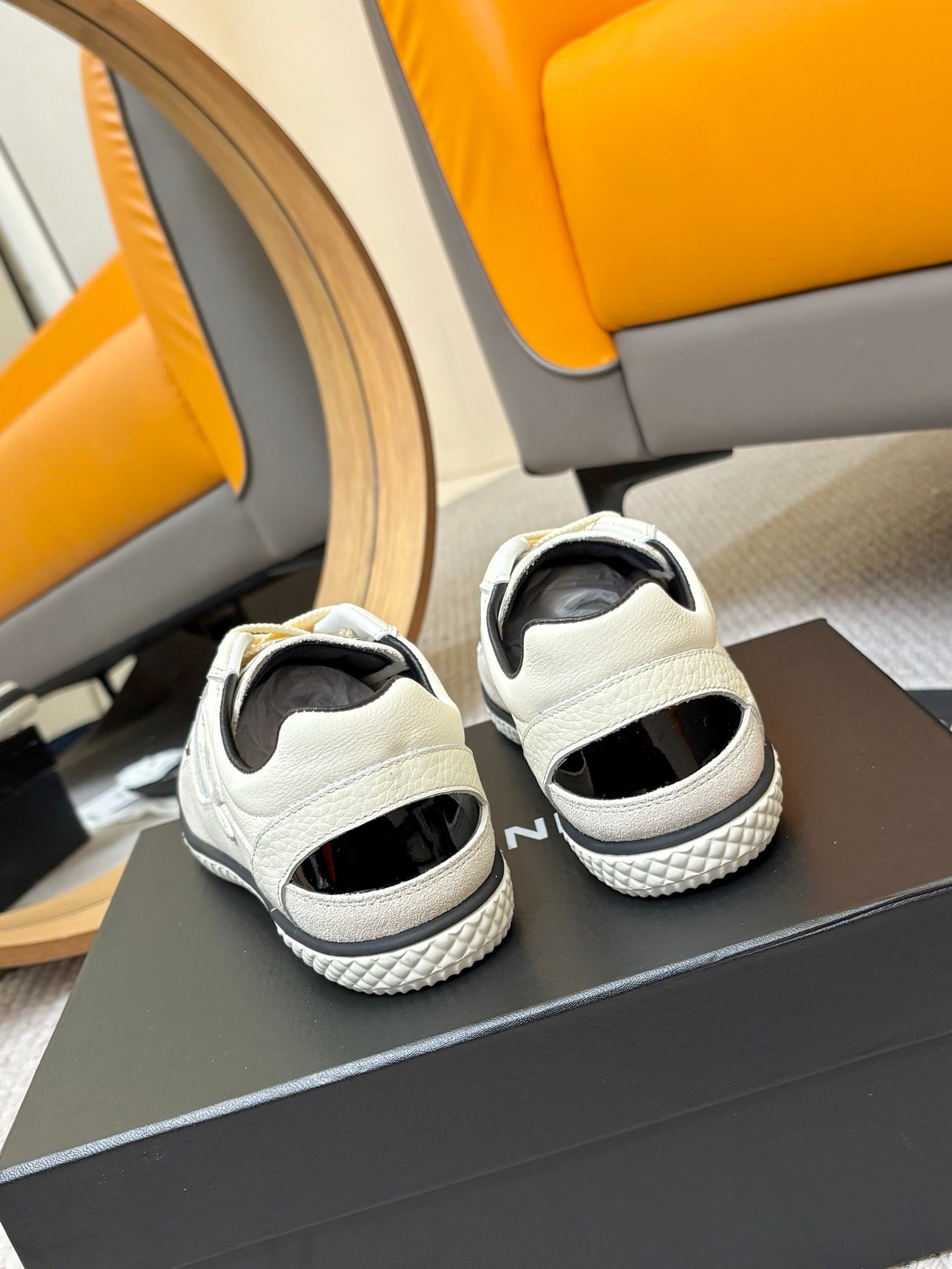 CC 25C Casual Sneakers Cream Black Cowhide Suede Patent Leather 528157