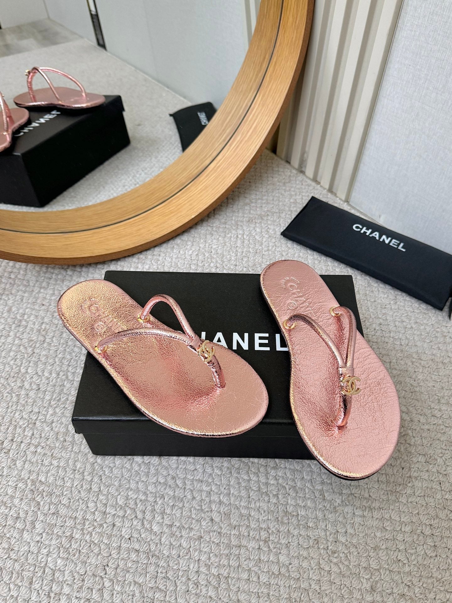 CC 2026 Thong Sandal Pink Metalic Calfskin 826475