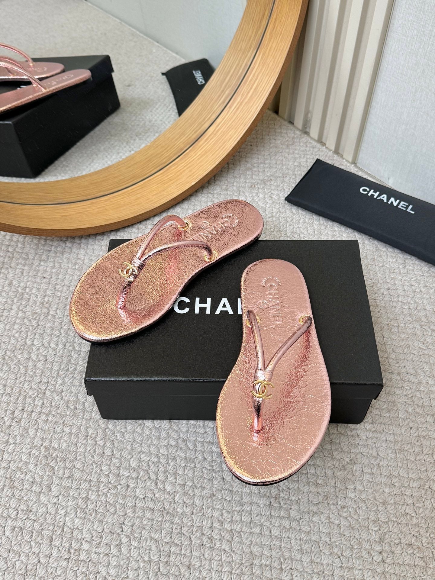 CC 2026 Thong Sandal Pink Metalic Calfskin 826475