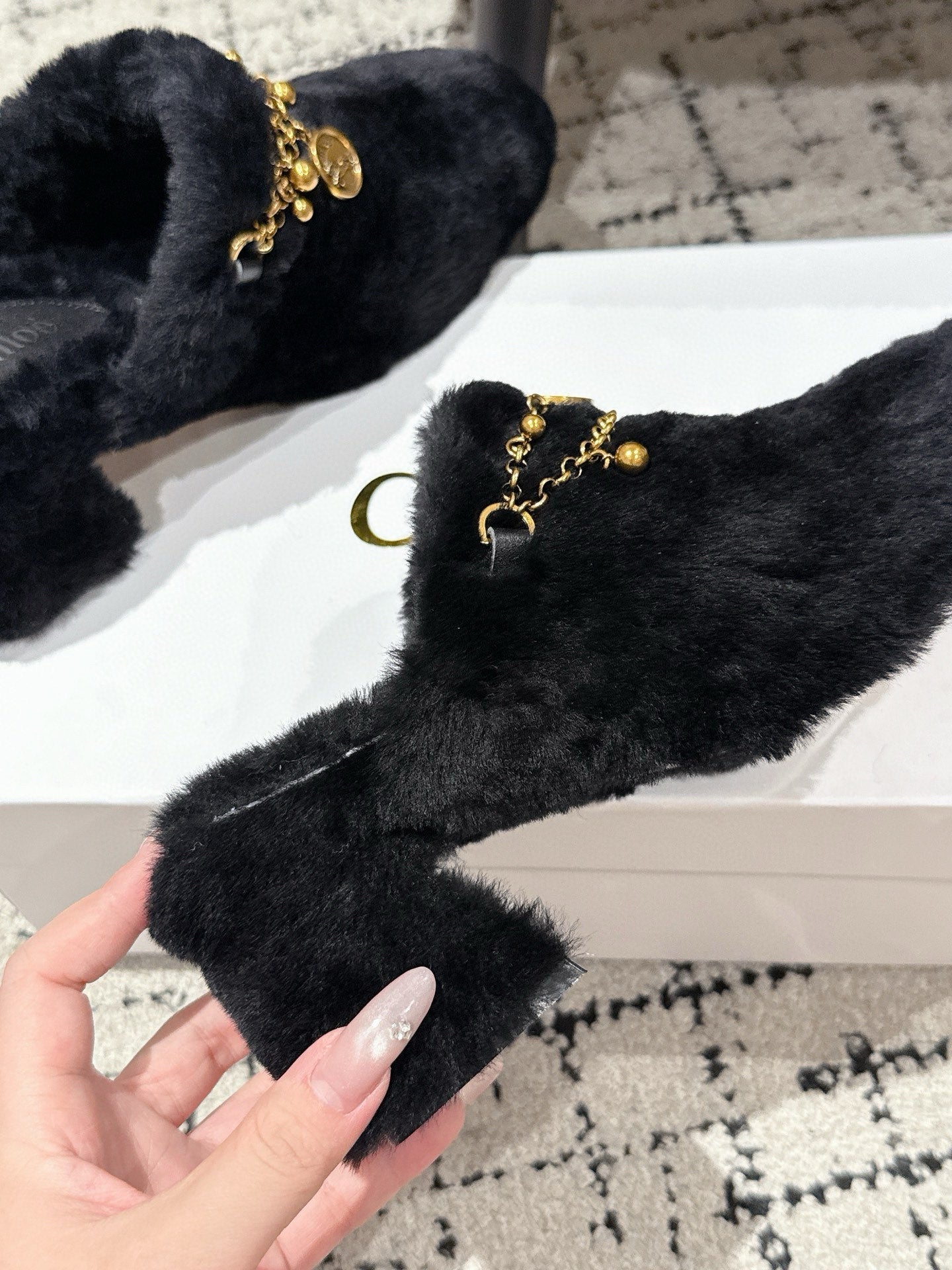 Chloe Covered Fur Slippers Black Wool 514327