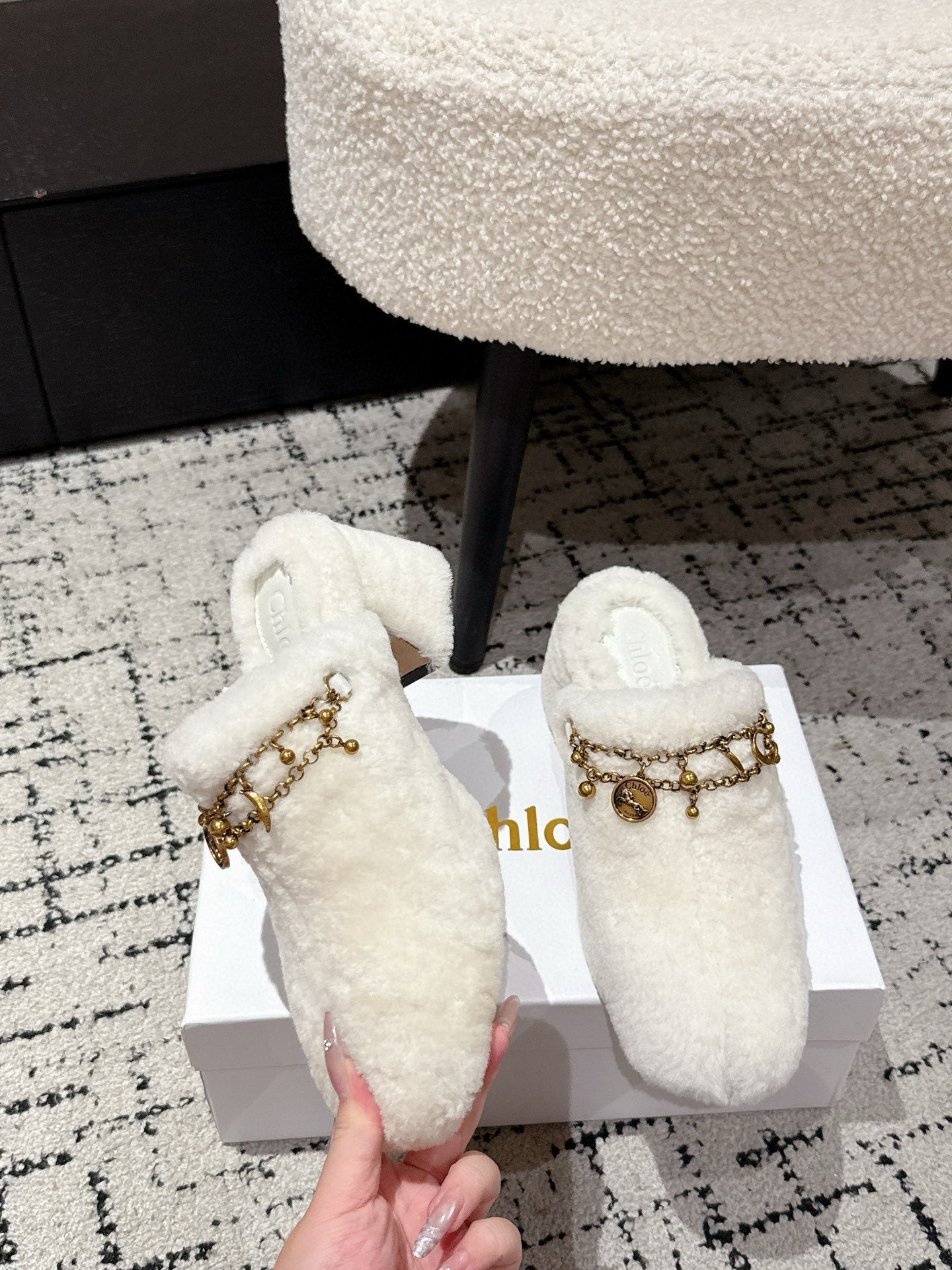 Chloe Covered Fur Slippers White Wool 514328