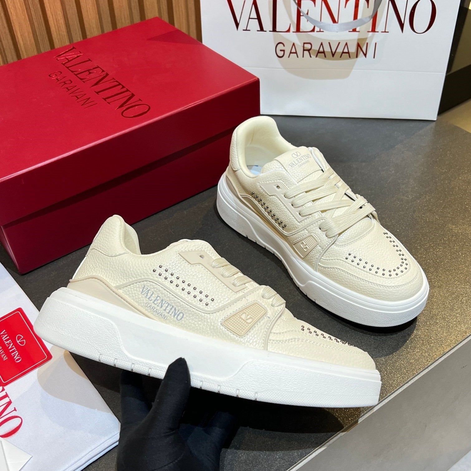 VT 26s Upvillage Trainers Off White Cream Leather Studded 105519