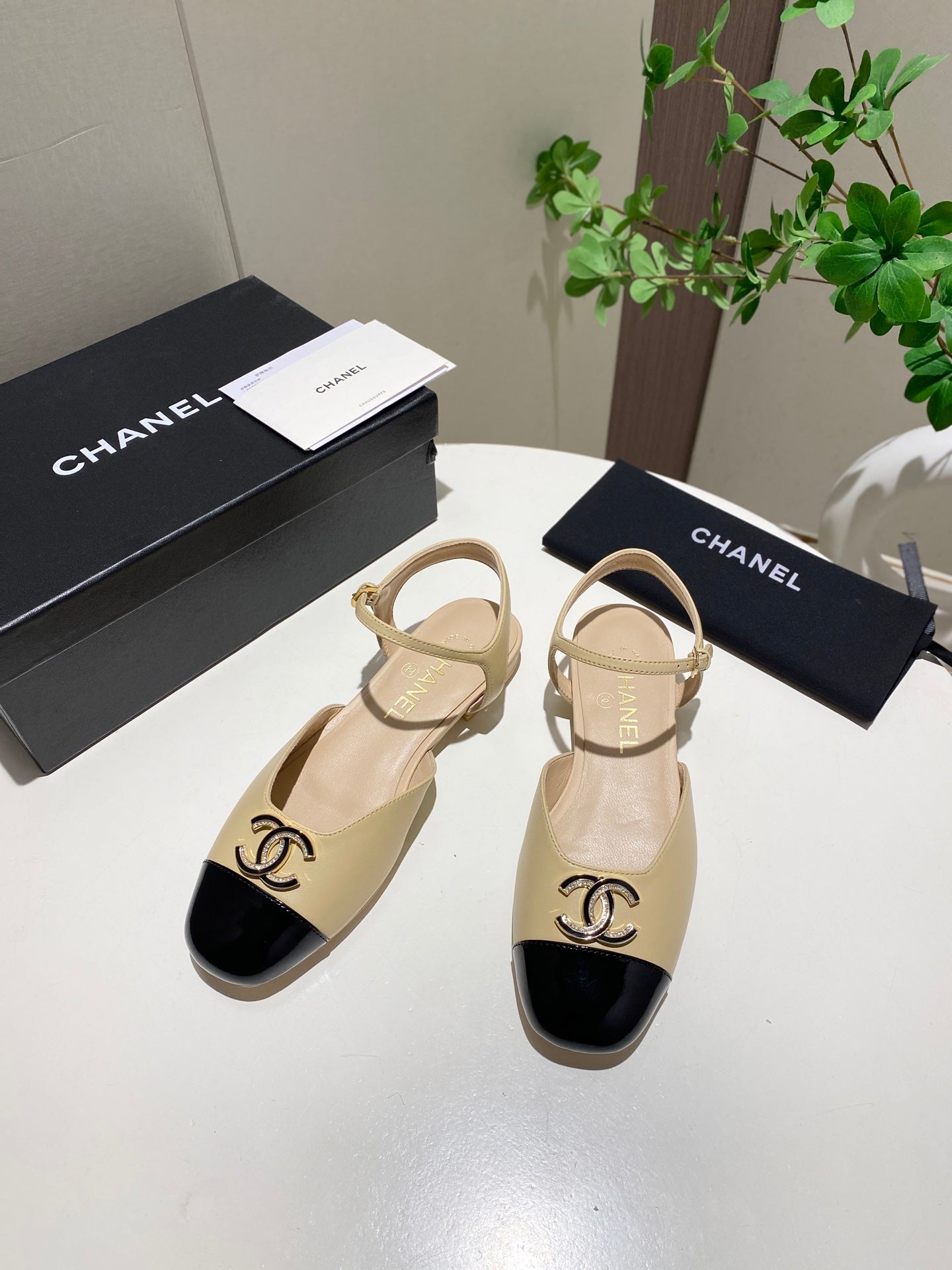 CC 25P Double-Buckle Mary Jane Sandals Black Beige Sheepskin 466990