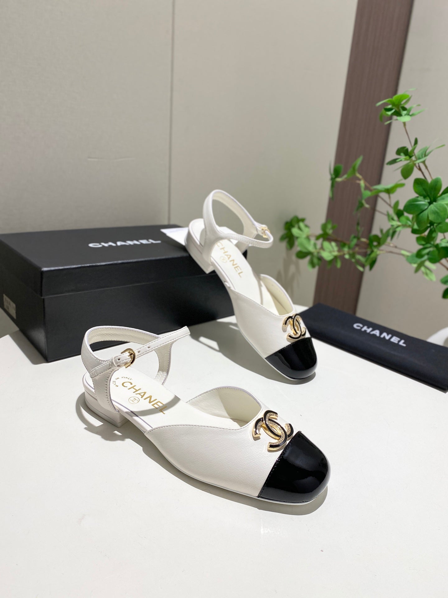 CC 25P Double-Buckle Mary Jane Sandals Black White Sheepskin 466992