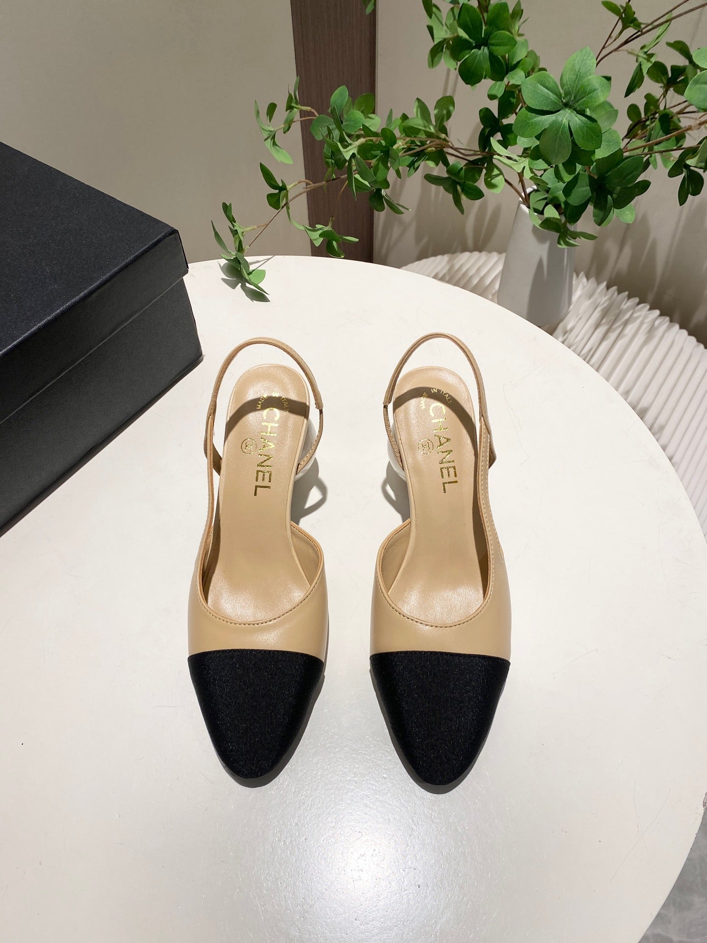 CC 26P Slingback Pearl-Shaped Heel 7cm Black Beige Leather 767271
