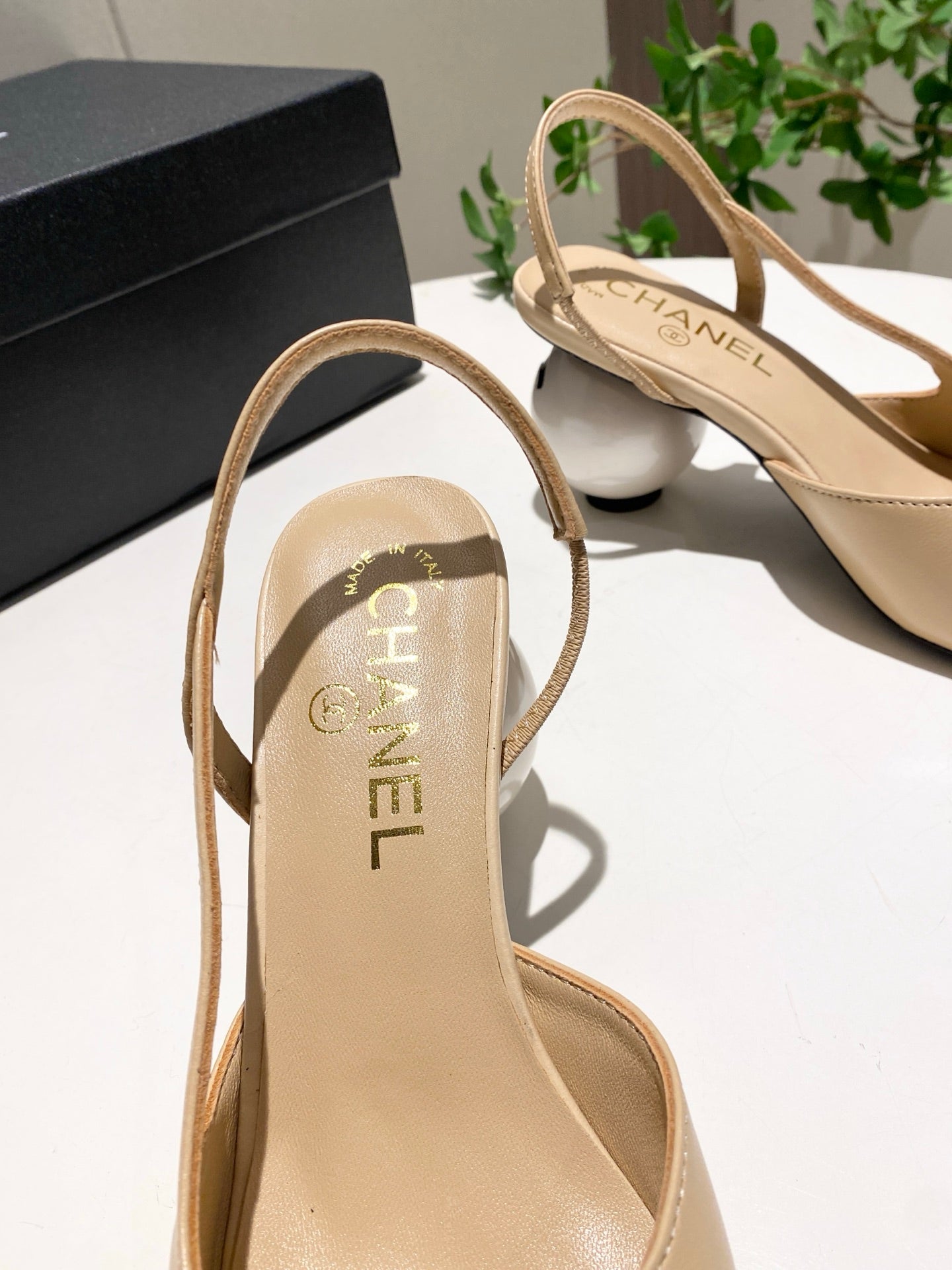 CC 26P Slingback Pearl-Shaped Heel 7cm Black Beige Leather 767271