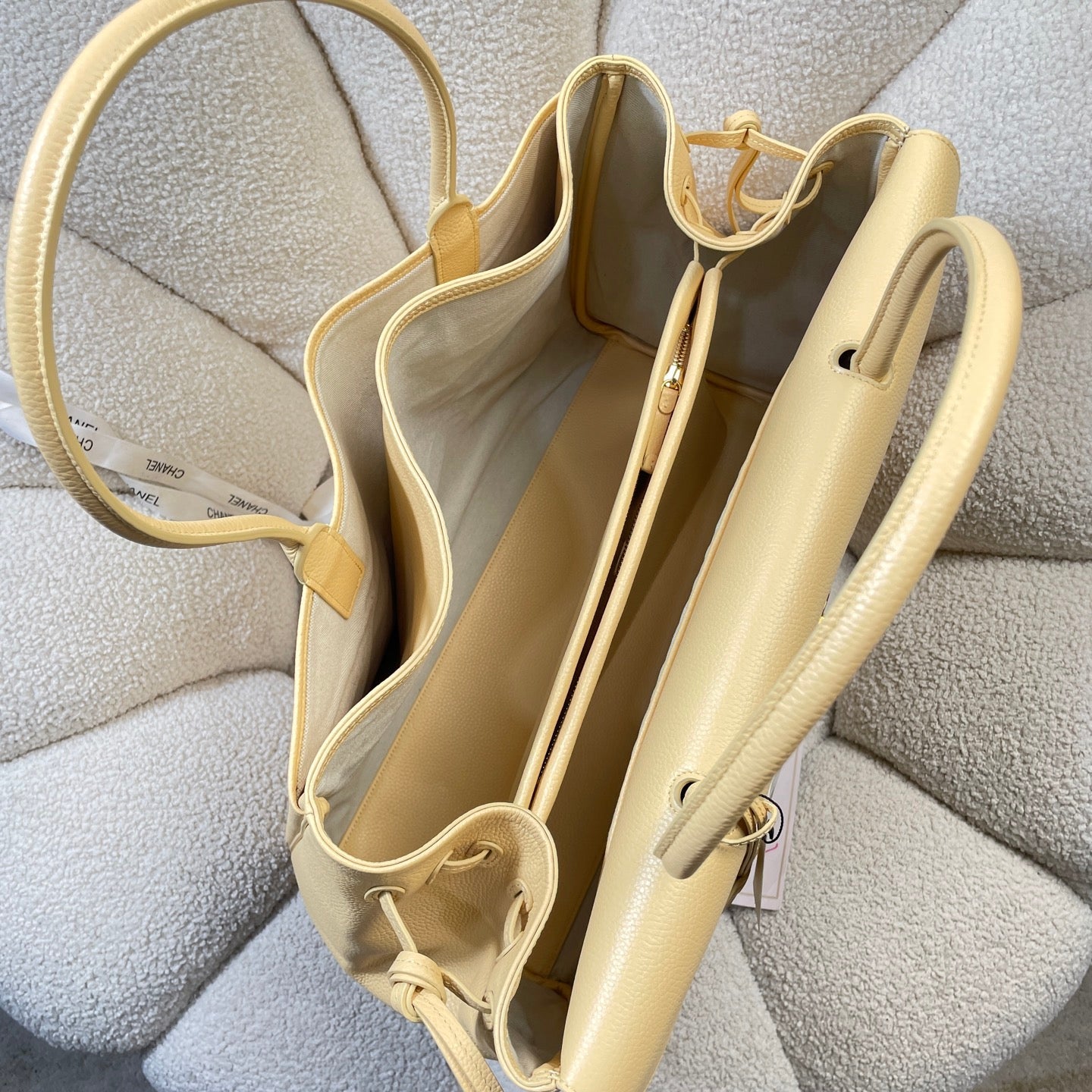 CC 26s Large Tote Bag Beige Grained Calfskin