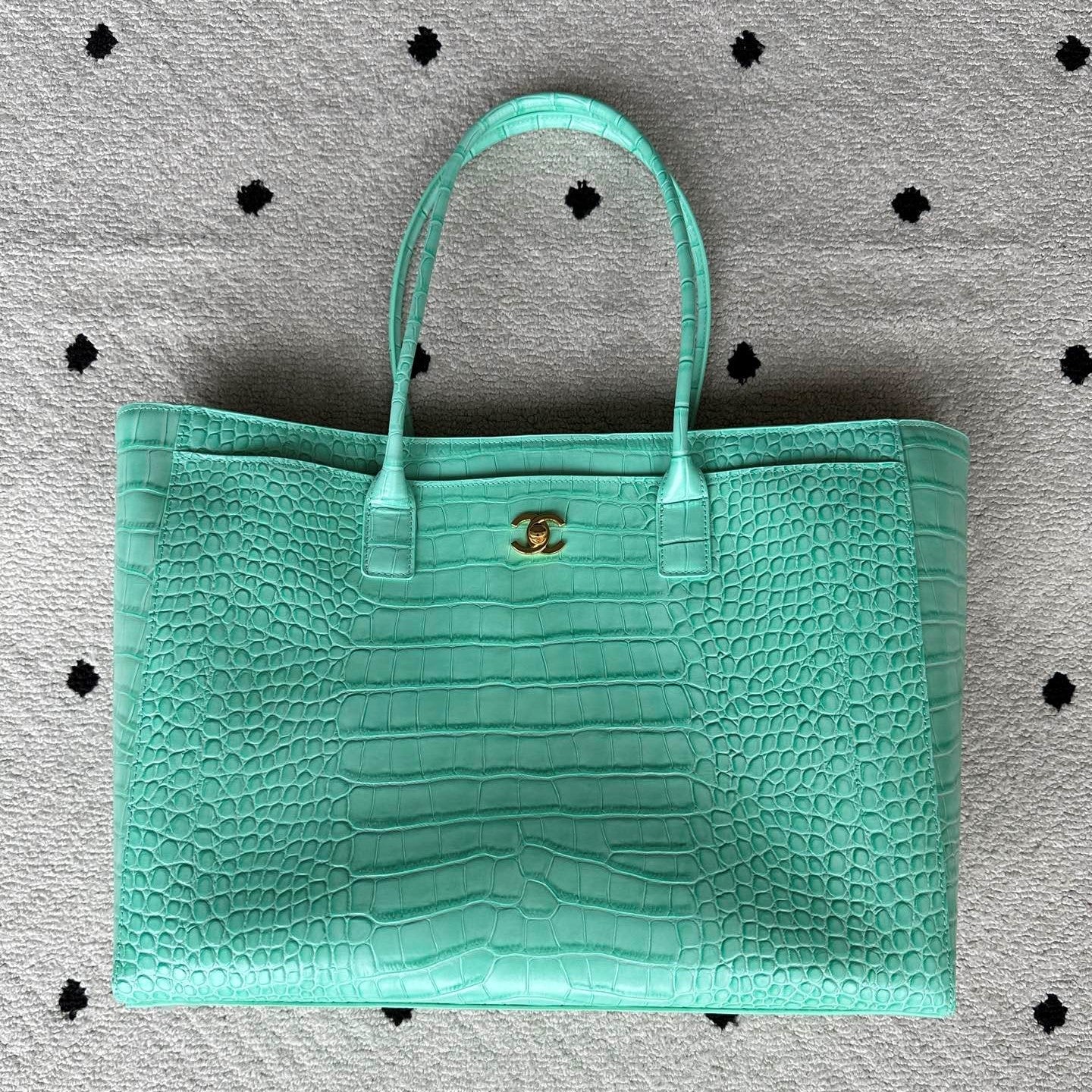 CC 2026 Large Shopping Bag 40cm Mint Green Crocodile Embossed Calfskin GHW