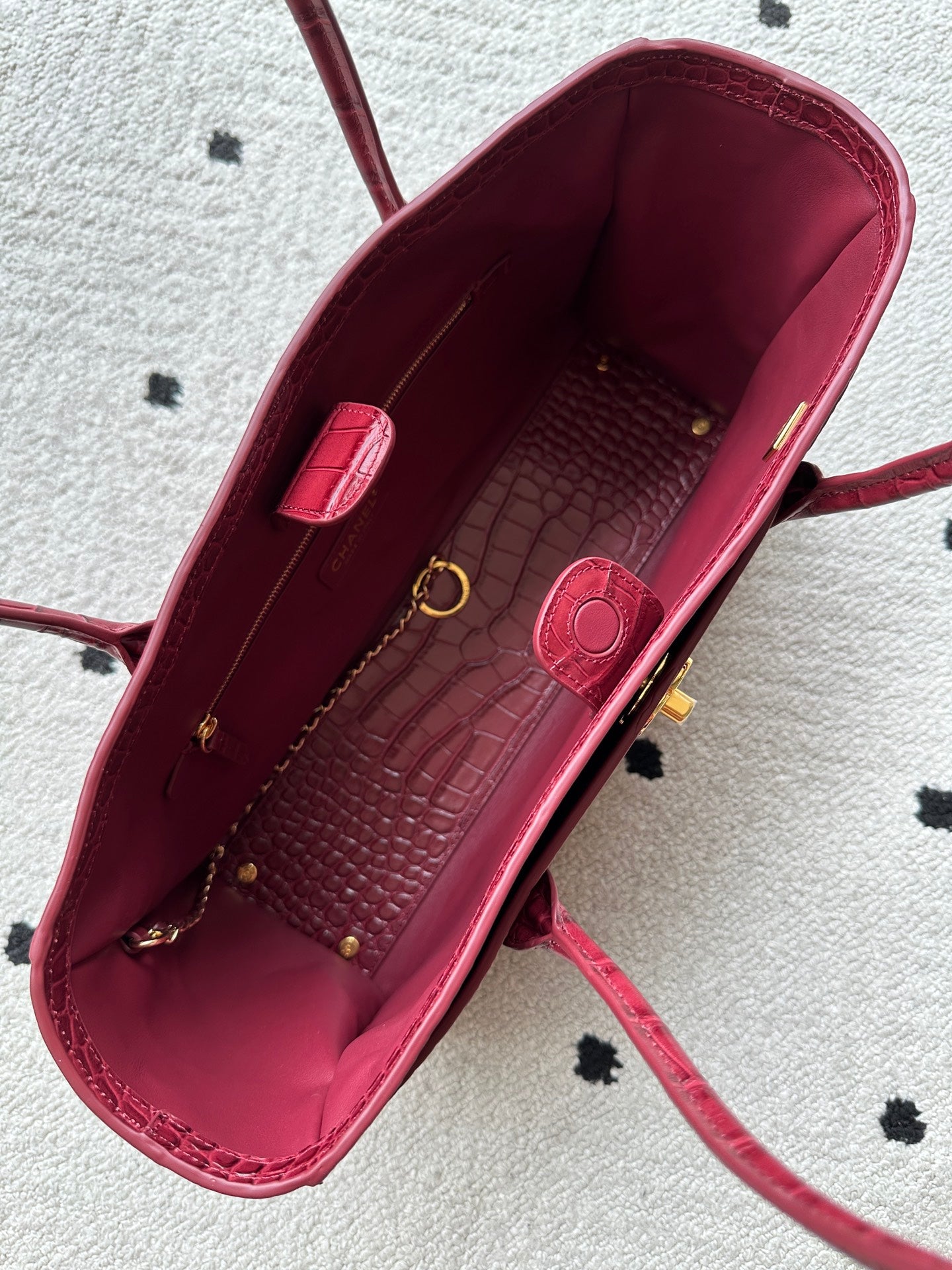 CC 2026 Small Shopping Bag 39cm Burgundy Crocodile Embossed Calfskin GHW