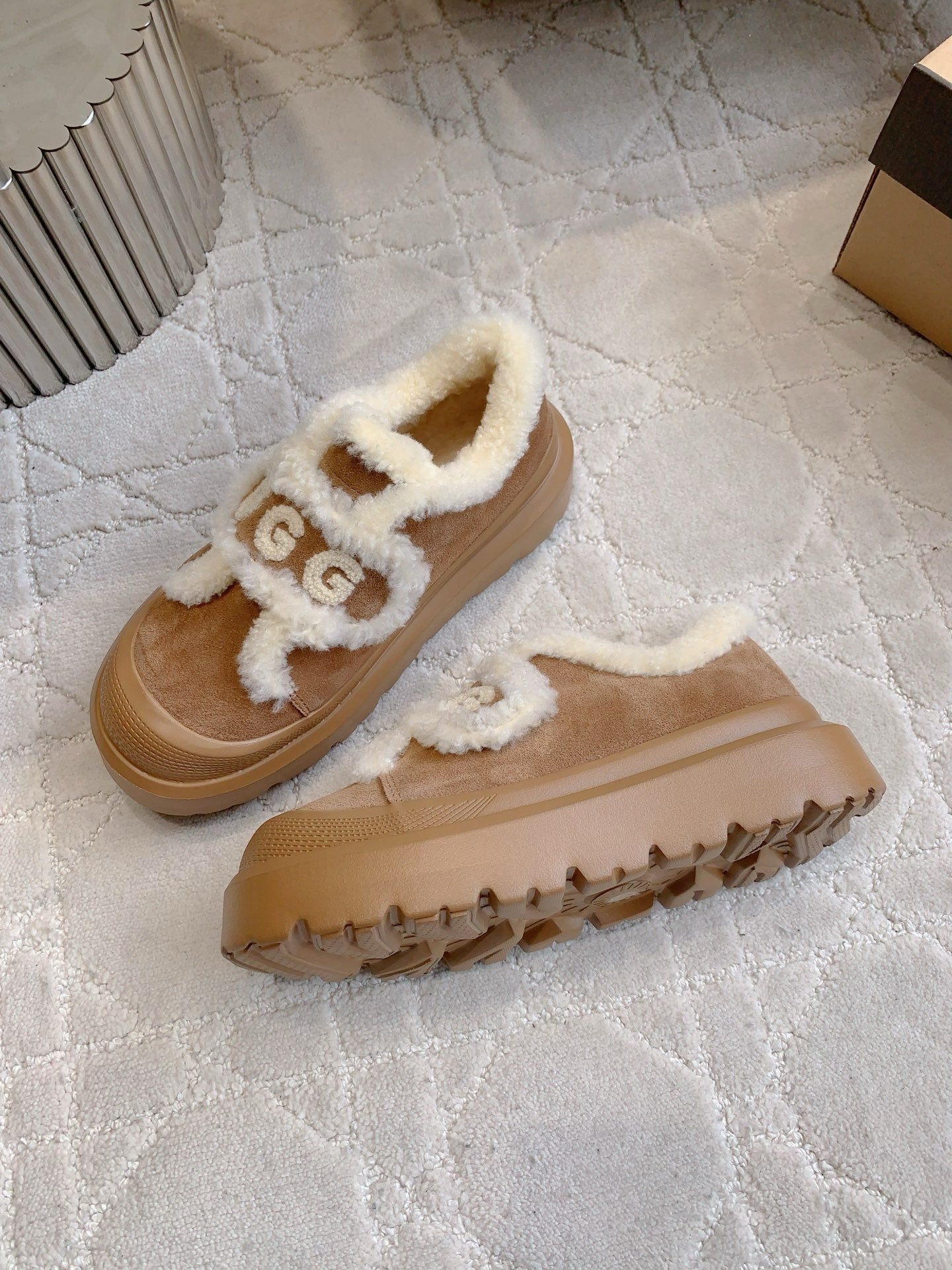 UGG Tazz Slipper Loafers Brown Suede and fleece 516903