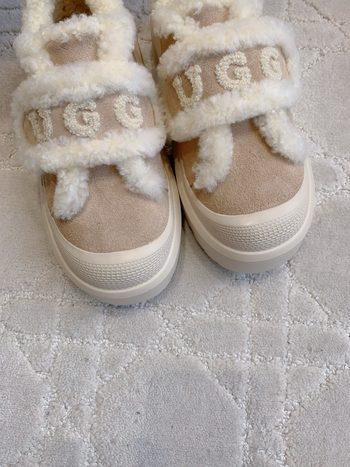 UGG Tazz Slipper Loafers Beige Suede and Fleece 516905
