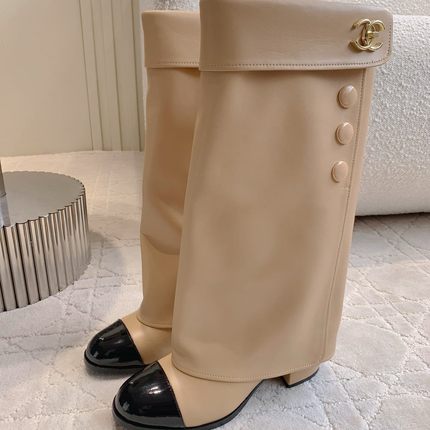 CC 25 Buttoned Boot Beige Calfskin 516648