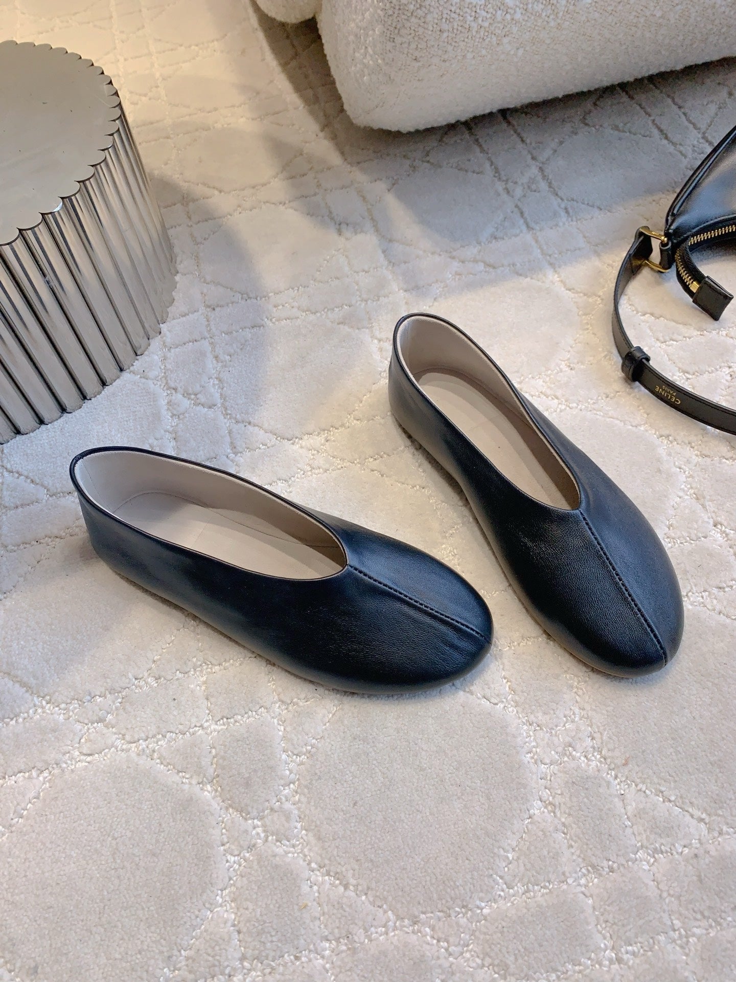 The Row 2025 Ballet Flat Black Sheepskin 557424