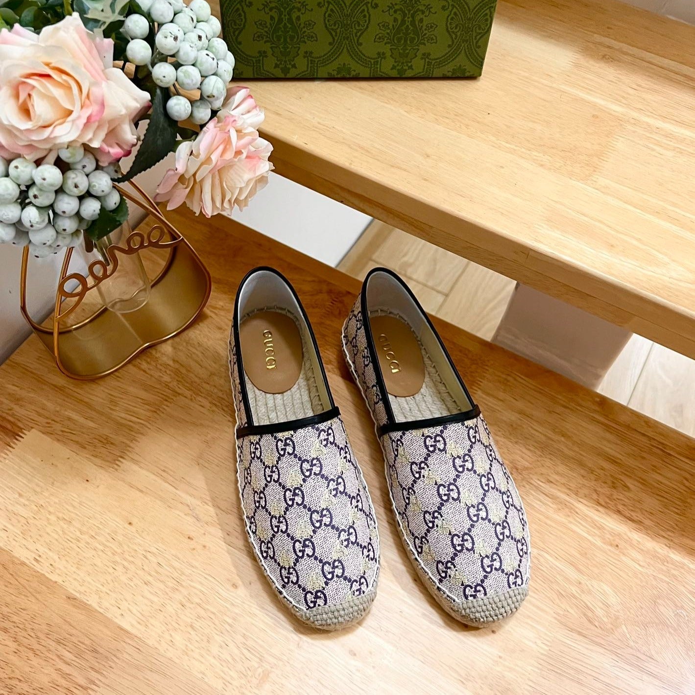 GG Supreme Flat Shoes White Caro