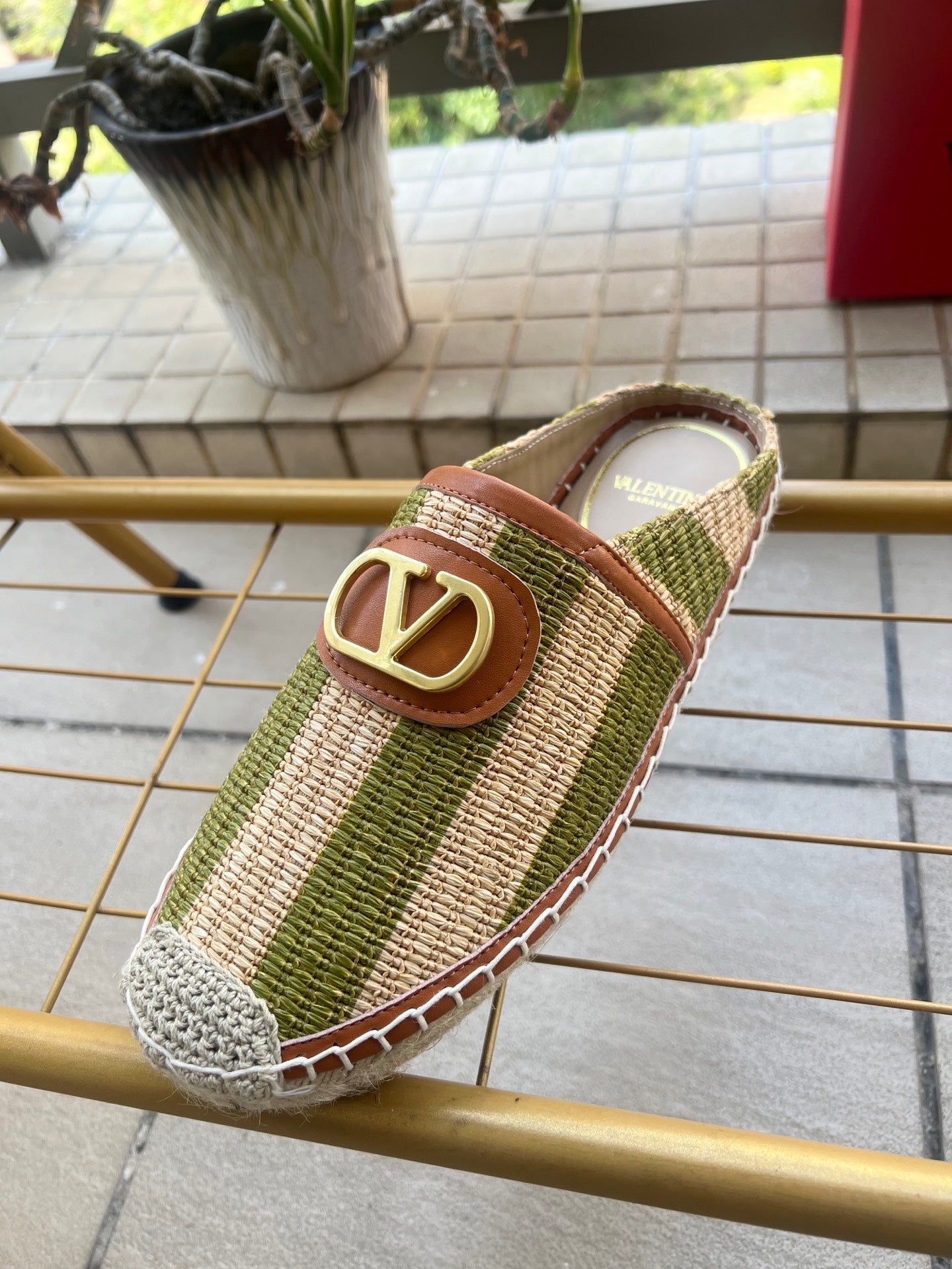 VLogo Signature Striped Espadrille Mules Beige Green Raffia