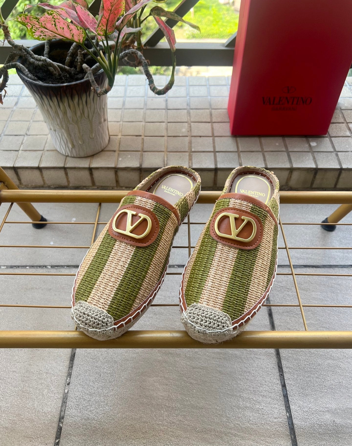 VLogo Signature Striped Espadrille Mules Beige Green Raffia