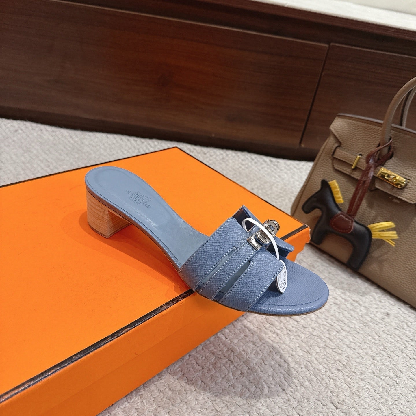 HM Kelly Buckle Sandals 5cm Blue-Gray Leather 804995