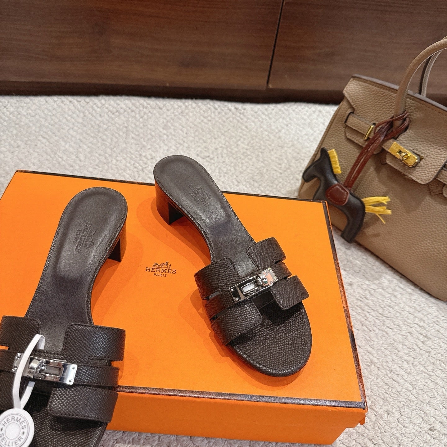 HM Kelly Buckle Sandals 5cm Coffee Leather 805003