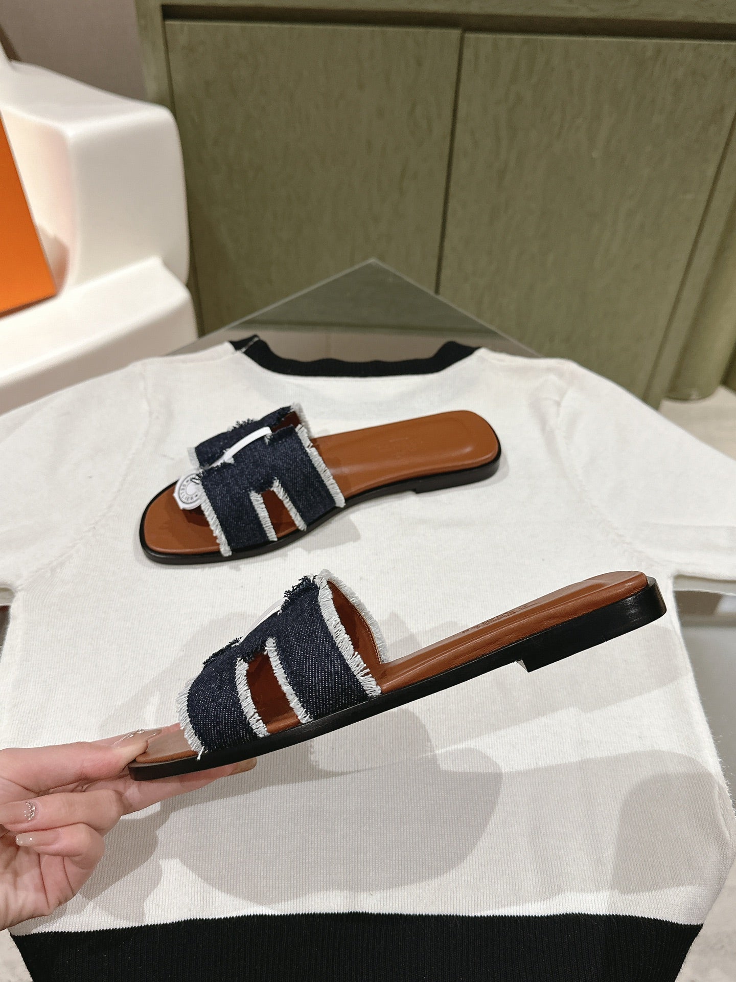 0ran sandal black denim brown calfskin