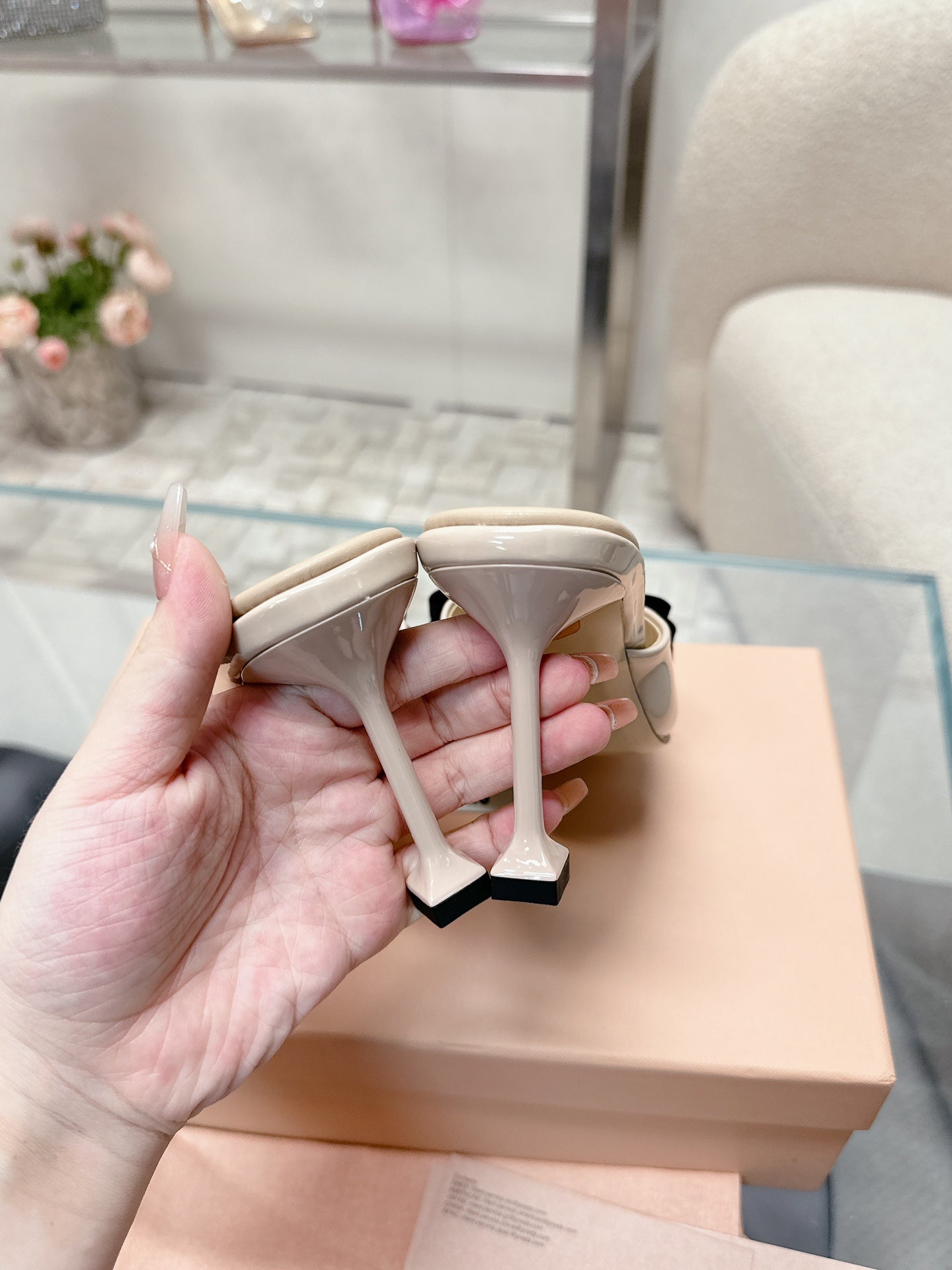 Miu Mordoré Black Bows Mules 70mm Beige Cowhide 445515