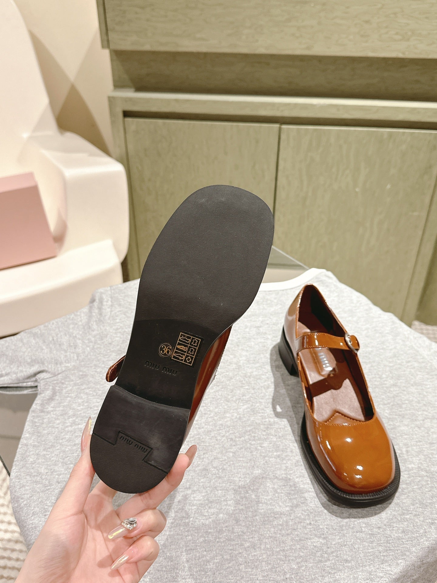 Miu Mary Jane Shoes Brown Patent Leather 445565