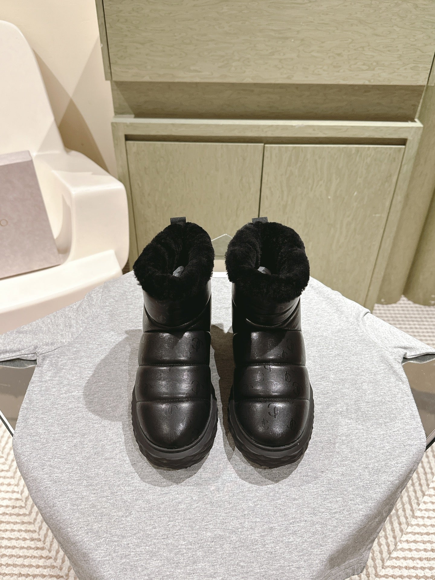 Jimmy Xan Toffee Ankle Boots Black Shearling Leather 533013