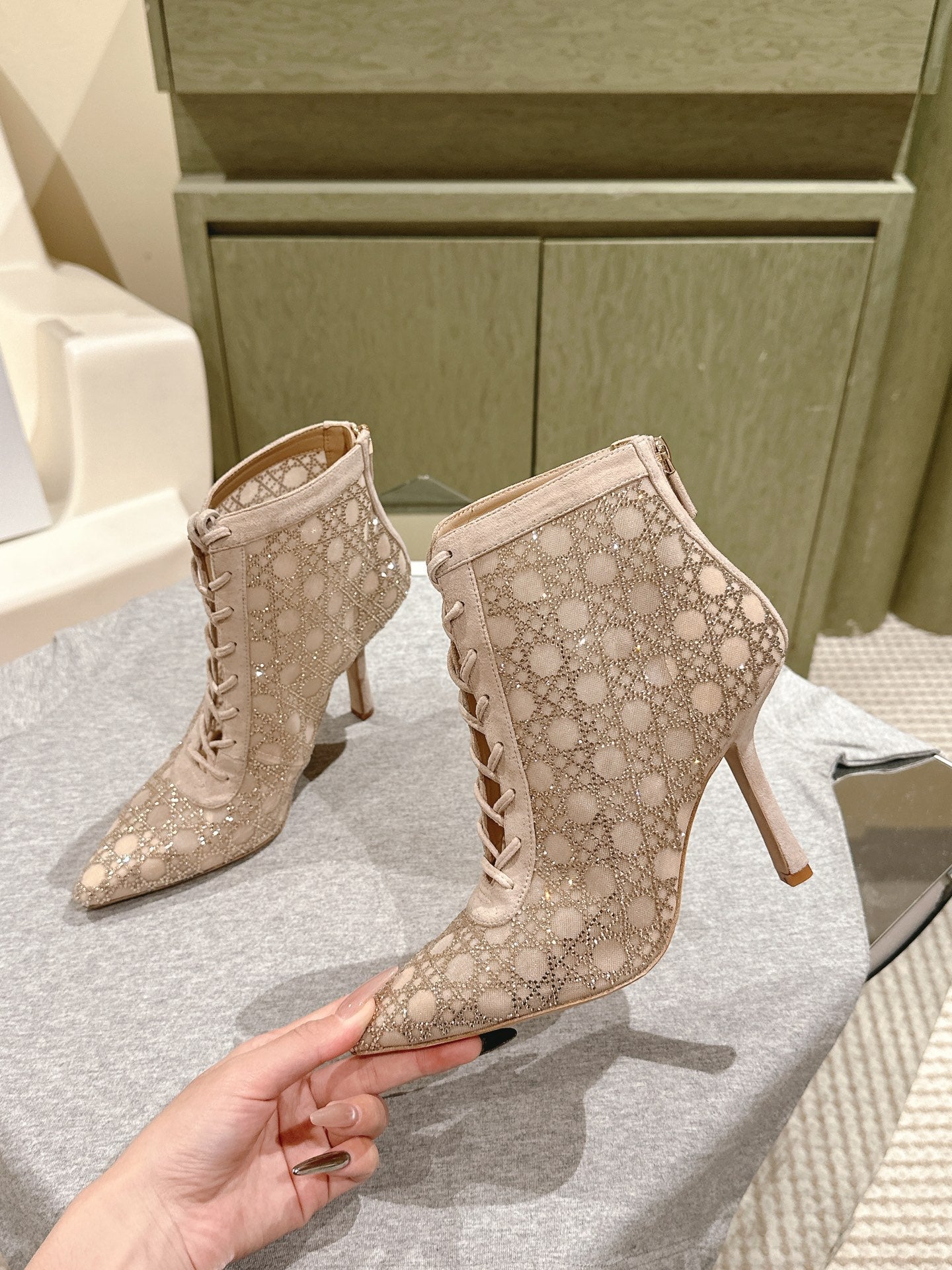 CD Capture Ankle Boot 85mm Beige Mesh & Suede 483090