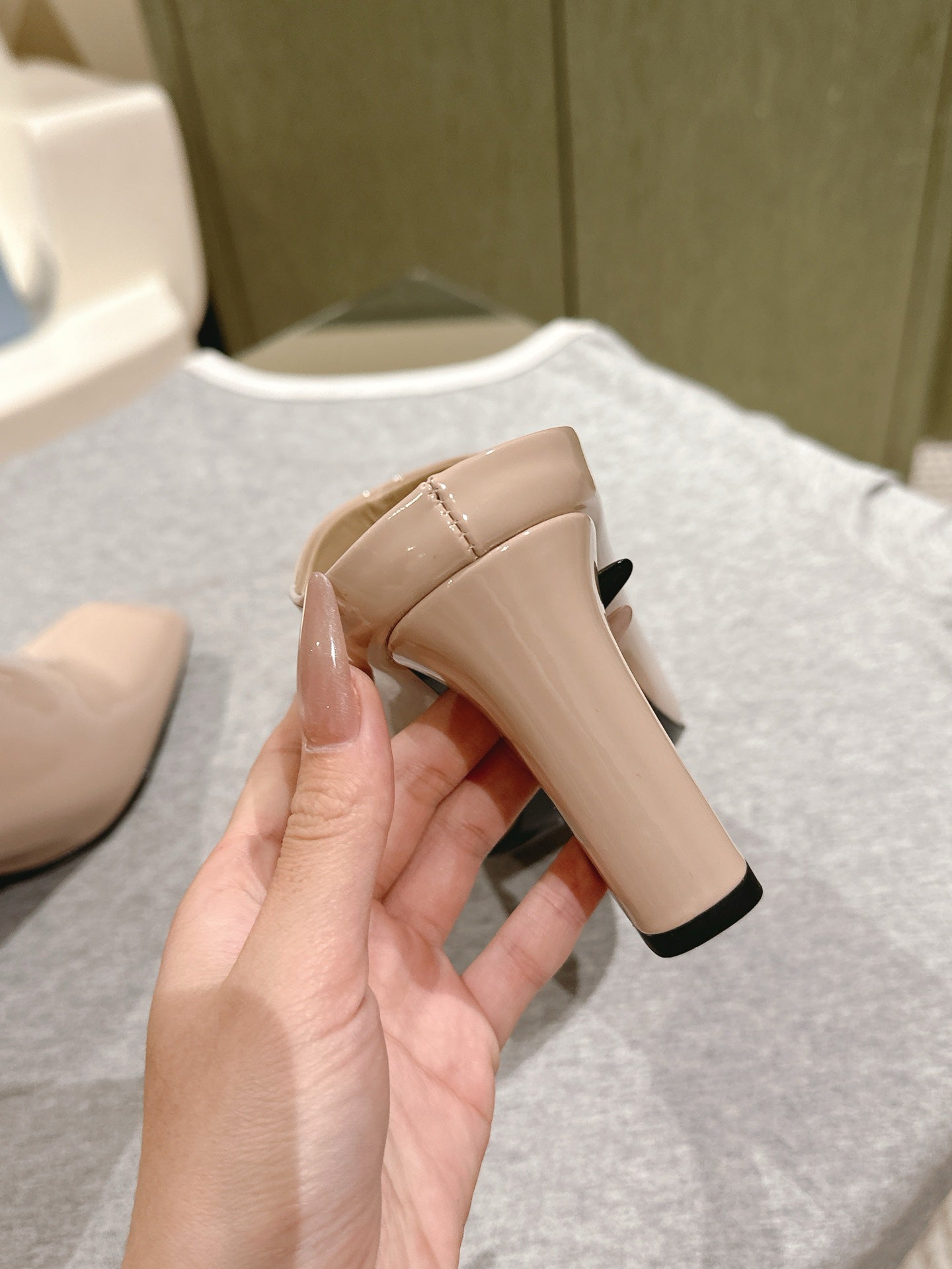 Prada Mules 85mm Beige Patent Leather 449620