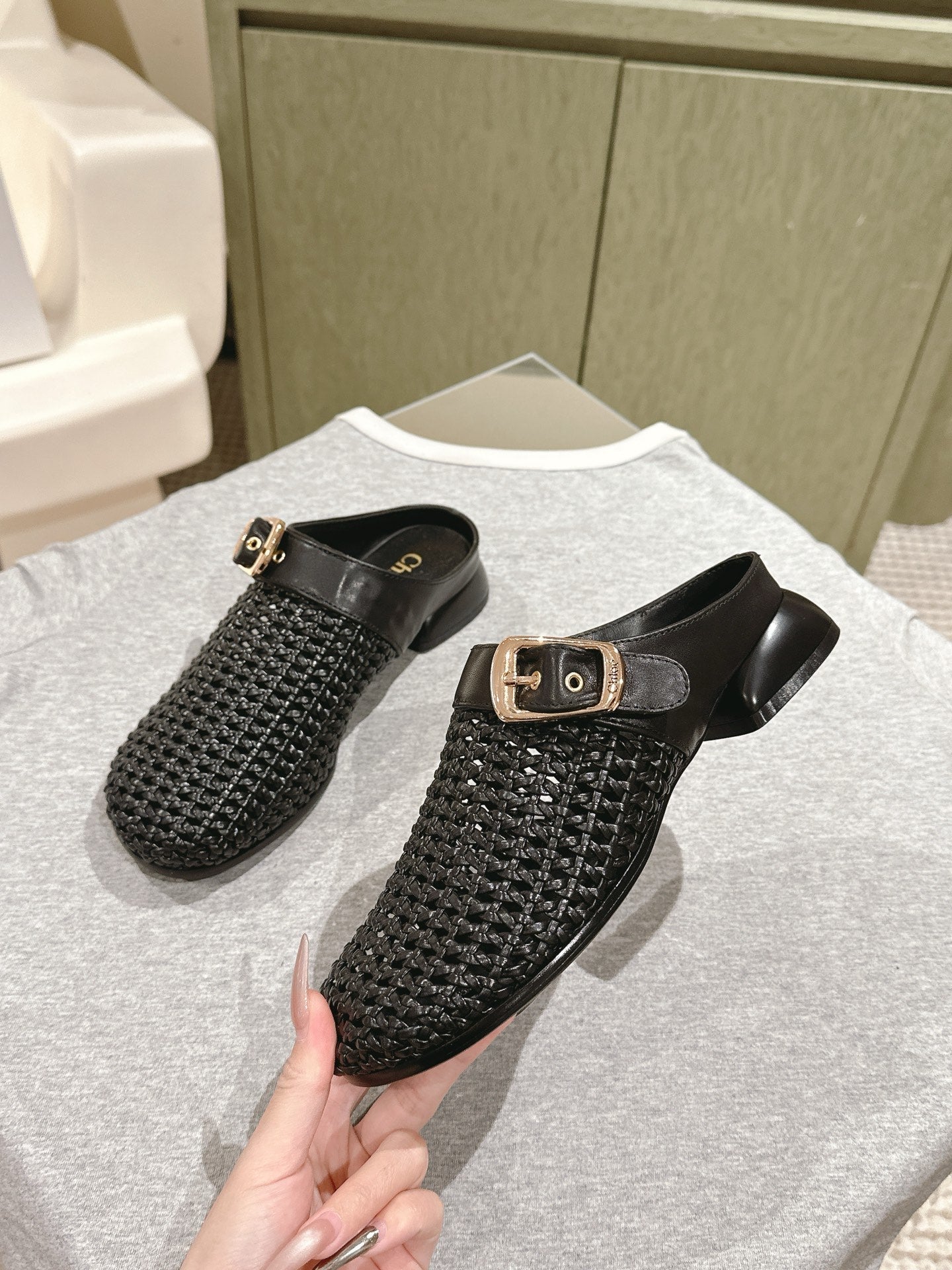 Chloé 26S Woven Mules in Black Calfskin