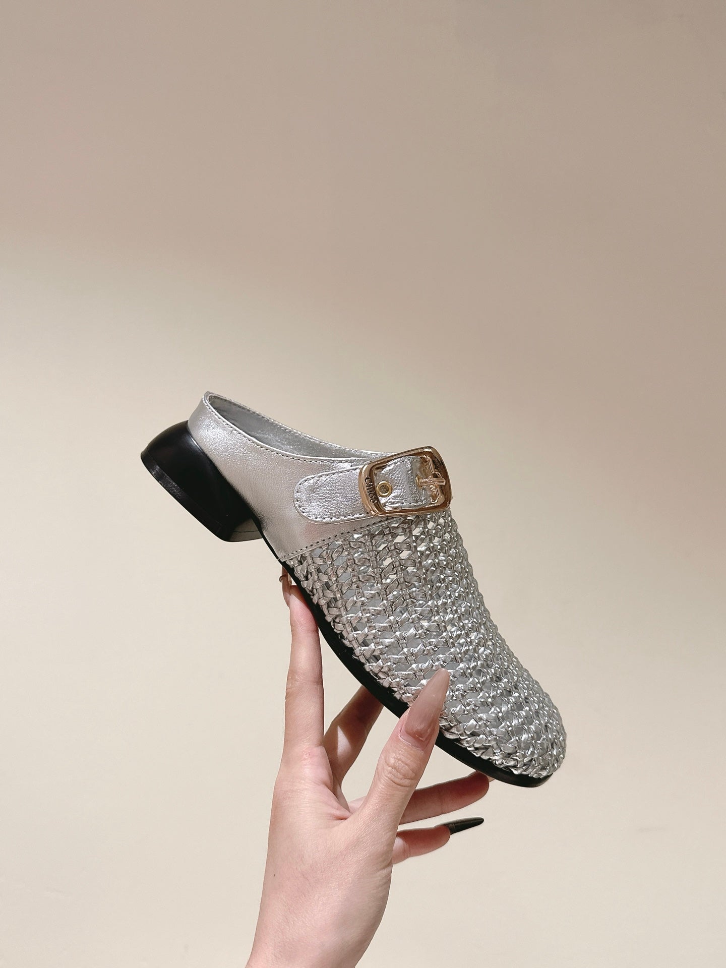 Chloé 26S Woven Mules in Silver Calfskin
