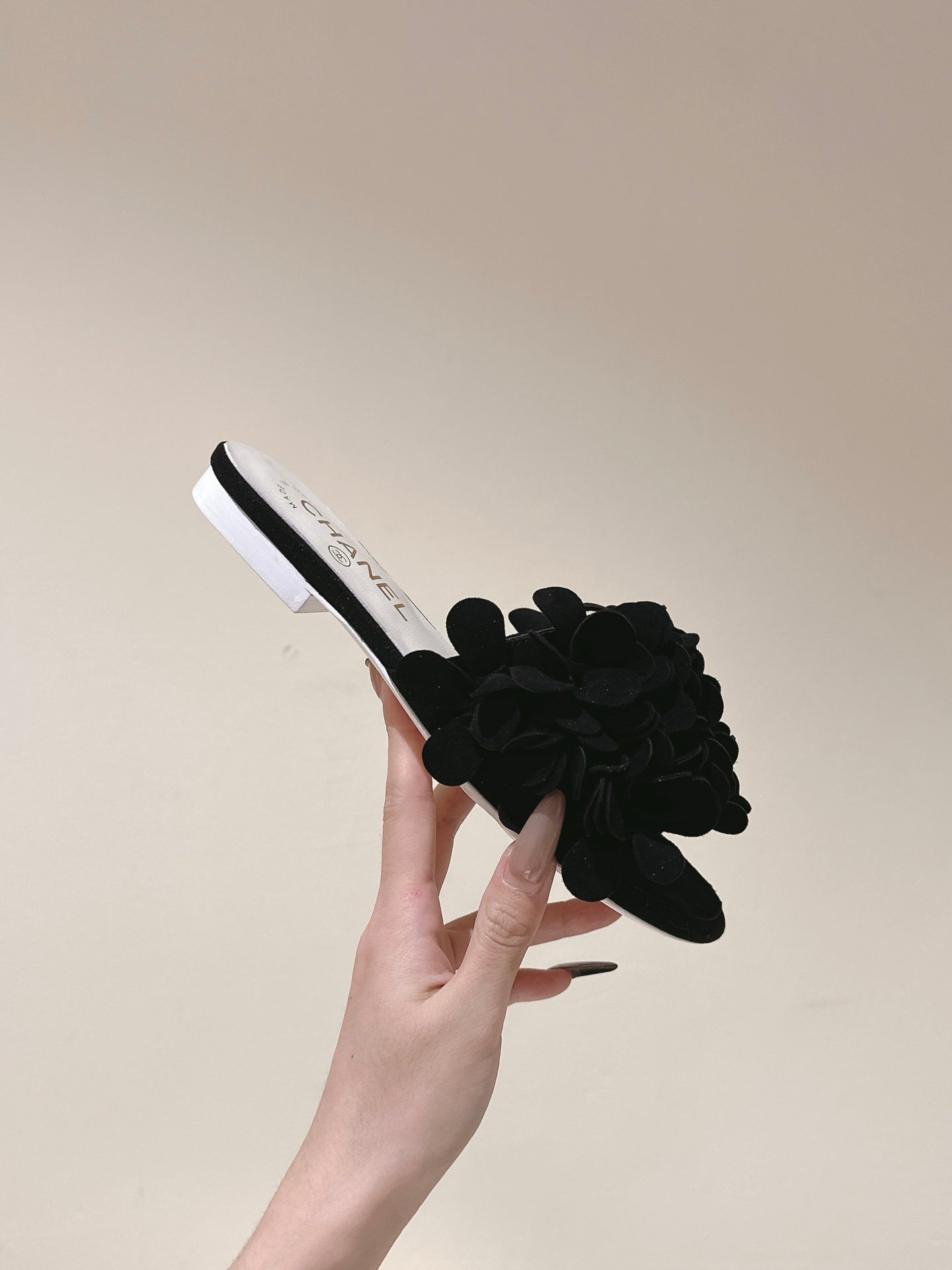 CC Floral Slide Flat Black Suede Cowhide 454282