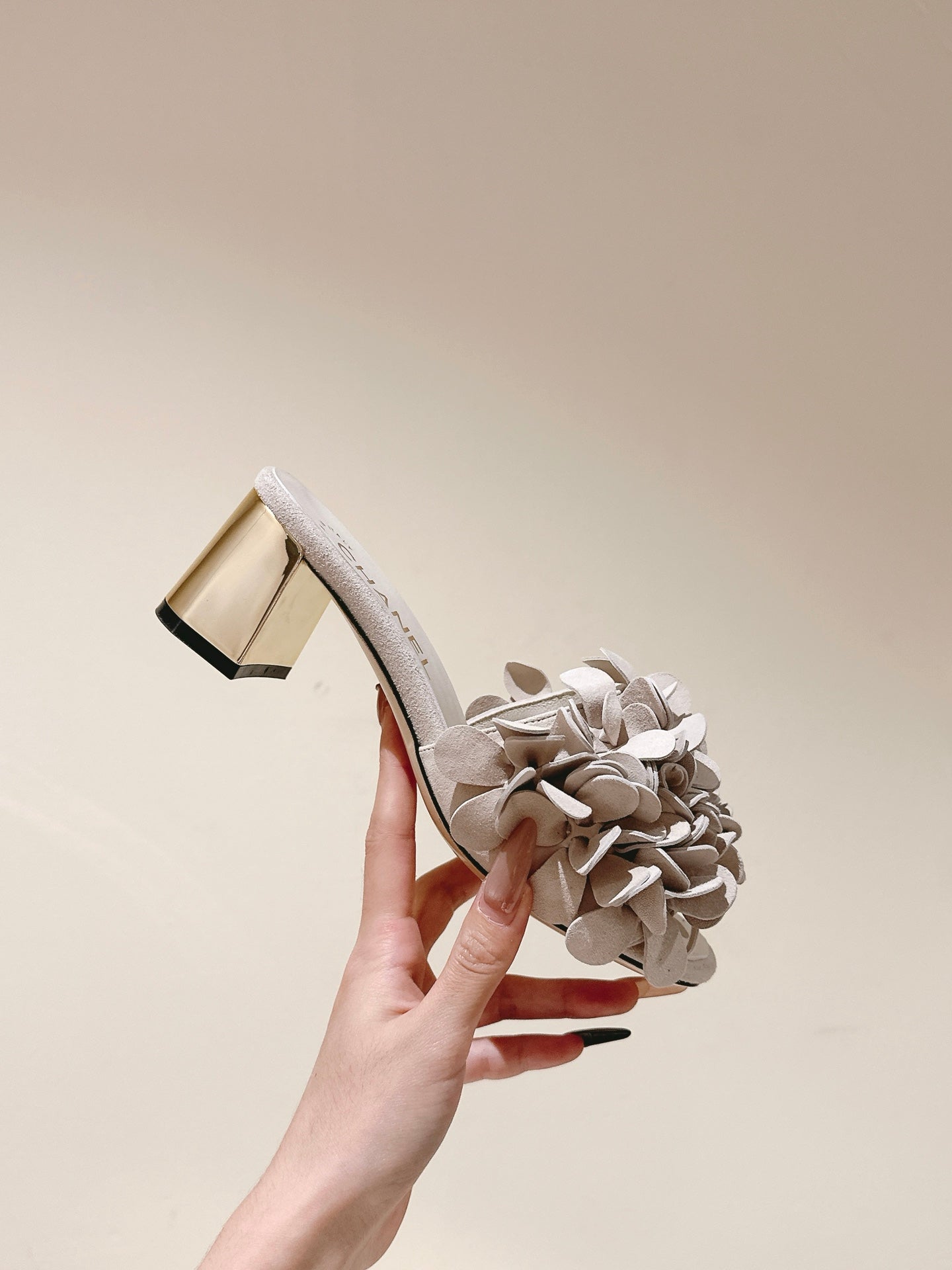 CC Floral Slide Sandals 55mm Light Taupe Suede Cowhide 454283