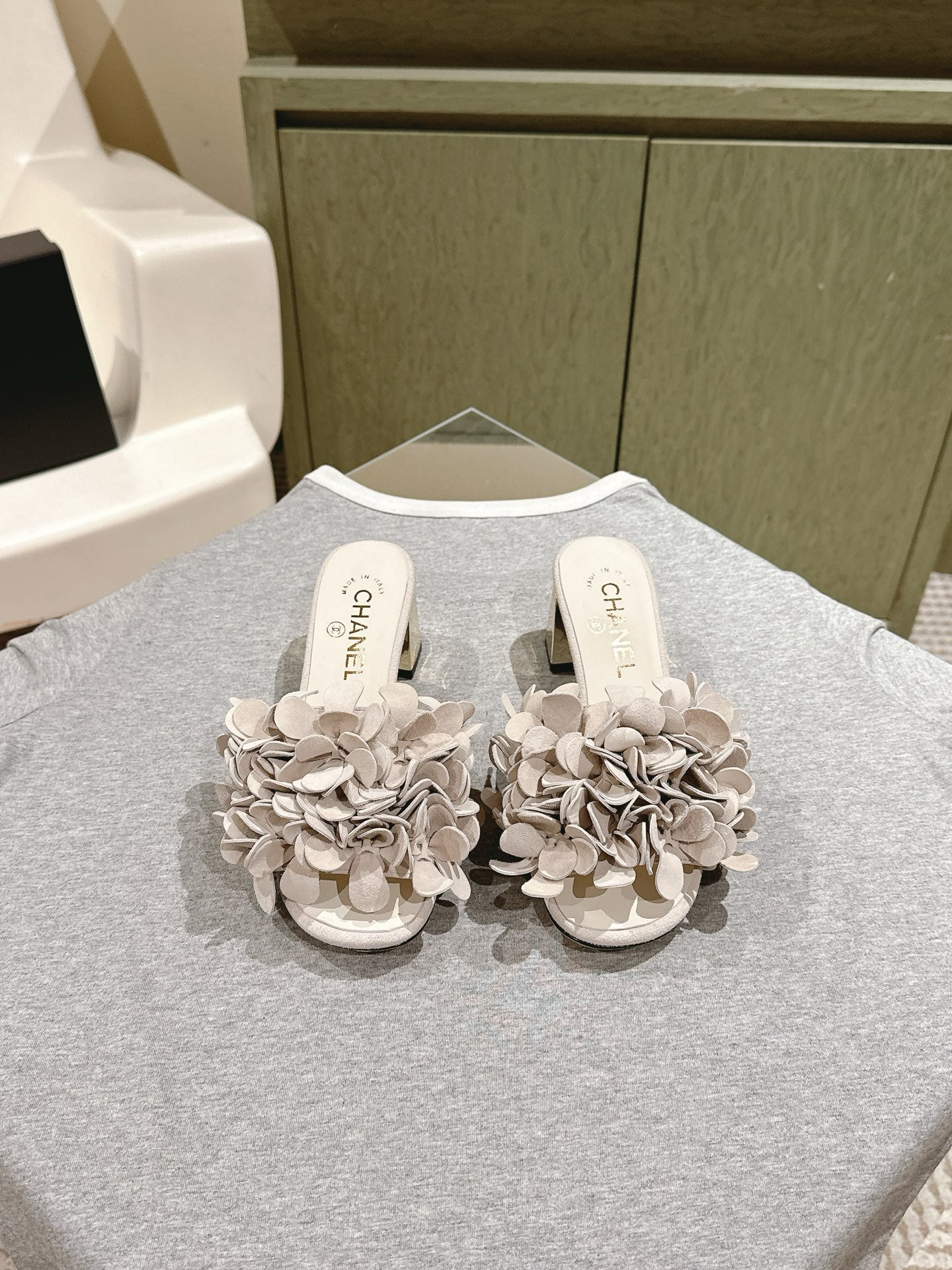CC Floral Slide Sandals 55mm Light Taupe Suede Cowhide 454283