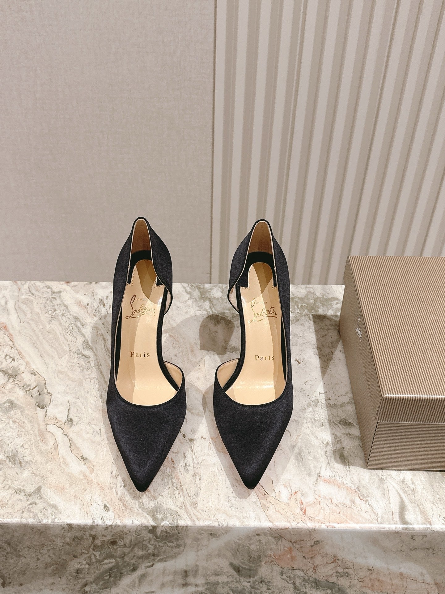 CL 25s Iriza Pumps 95mm Black Satin Leather 446683
