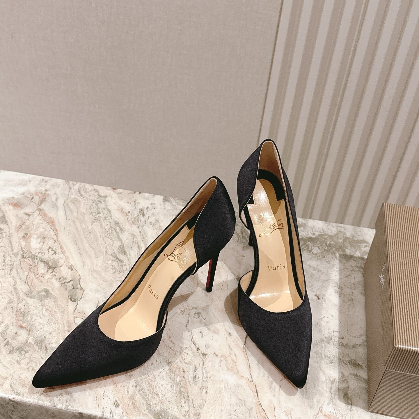 CL 25s Iriza Pumps 95mm Black Satin Leather 446683