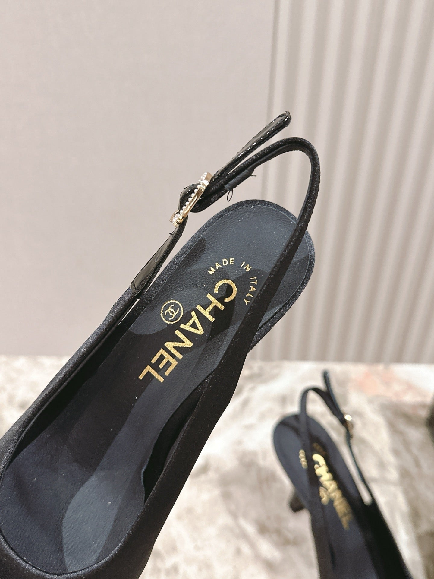 CC 25ss Bow Tie Slingbacks 85mm Black Satin & Patent Leather 447414